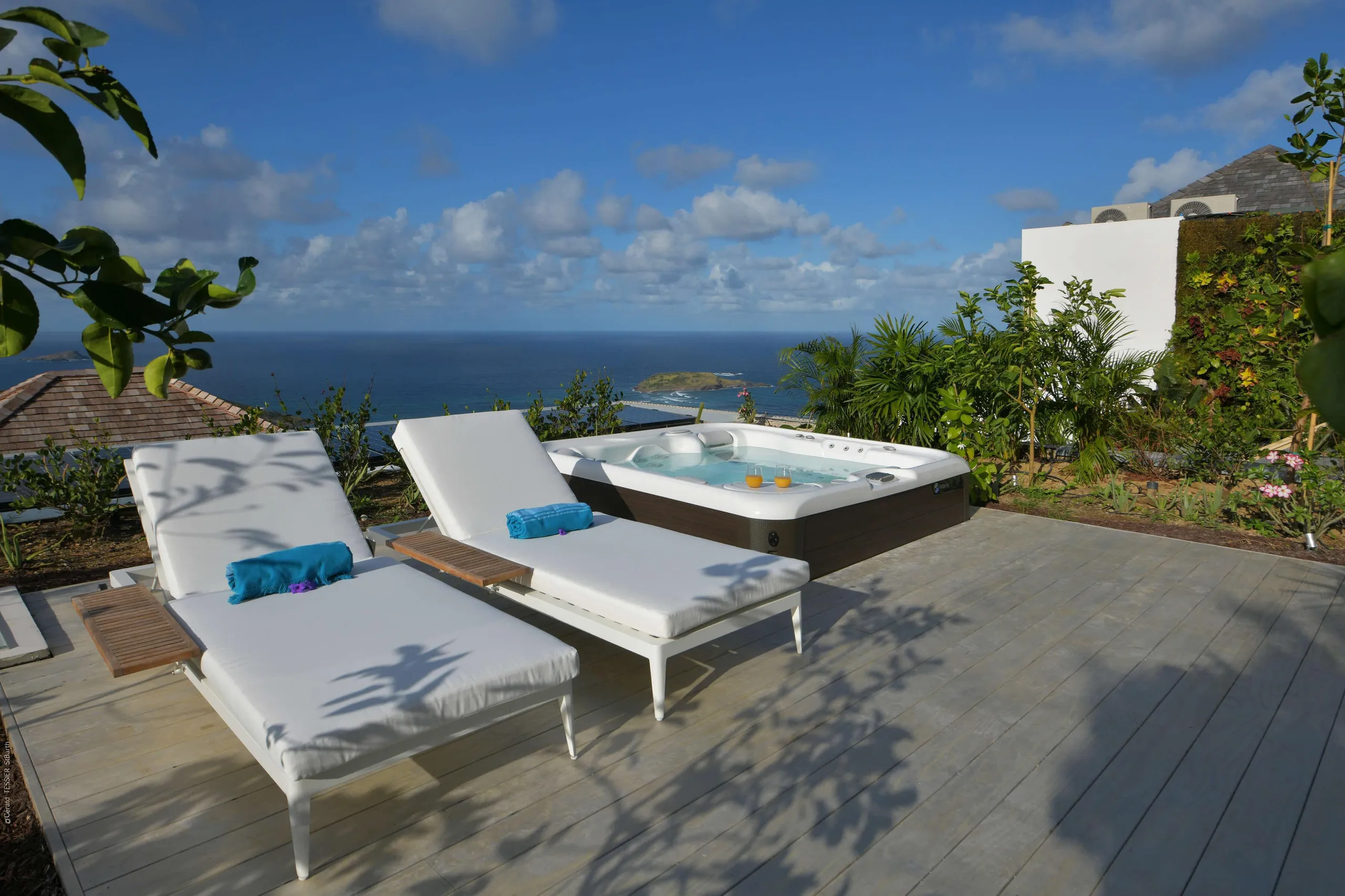 Calming Modern Styled Villa with Heated Pool, Jacuzzi and Stunning View of the Caribbean Sea — photograph 10