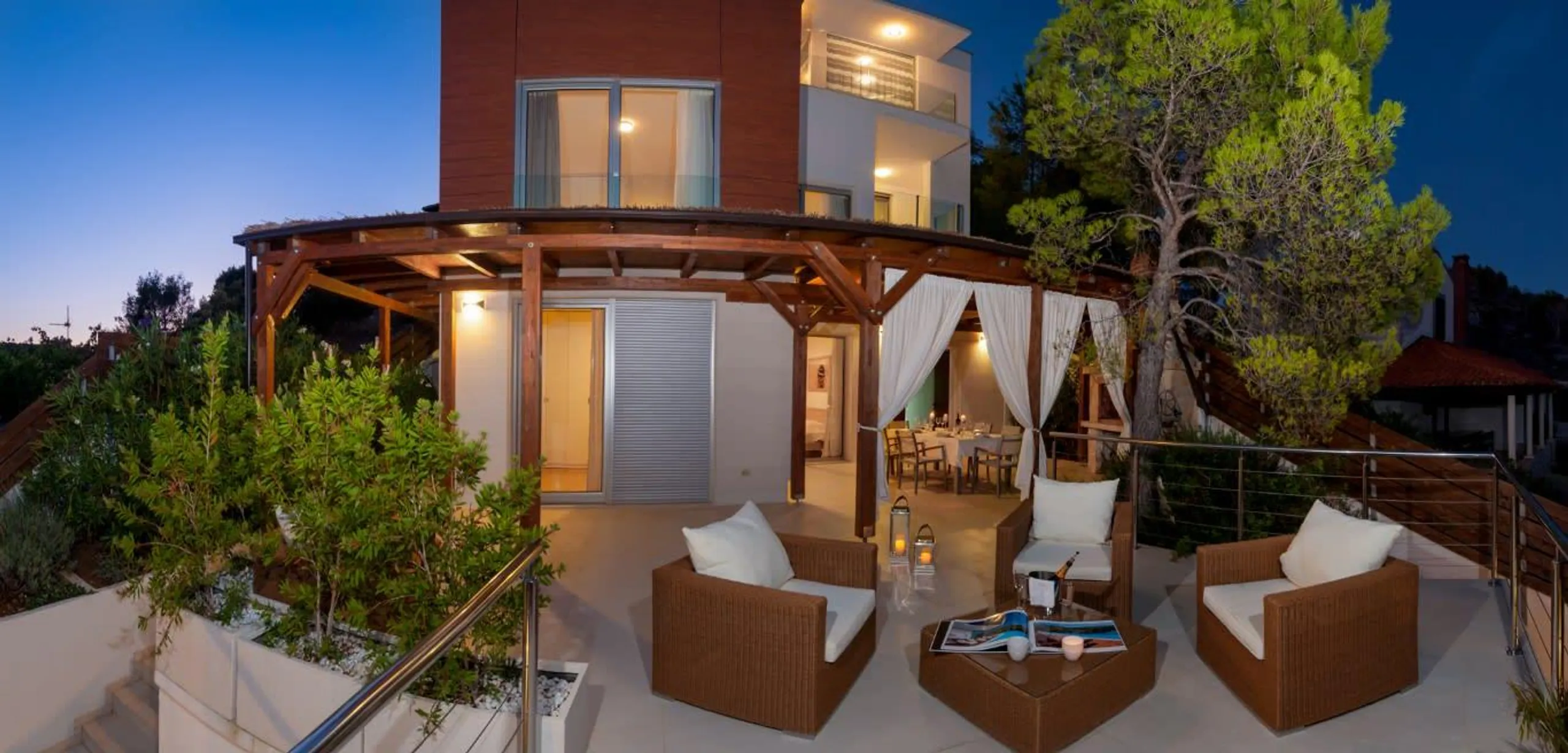 Exquisite Modern Villa in the Quiet Bay of Bobovisca — photograph 3