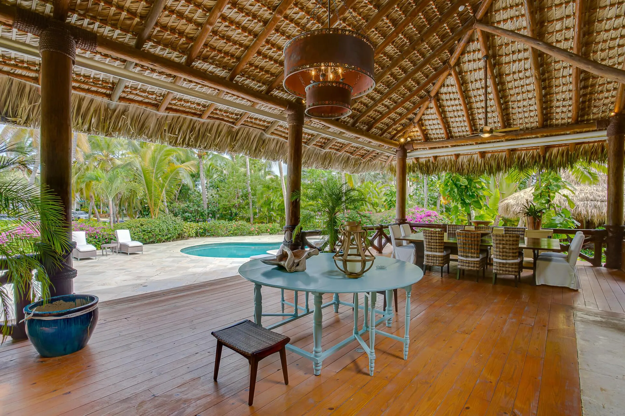 Refined Boutique Villa with Pool, Golf Views, and Beach Club Acces — photograph 5