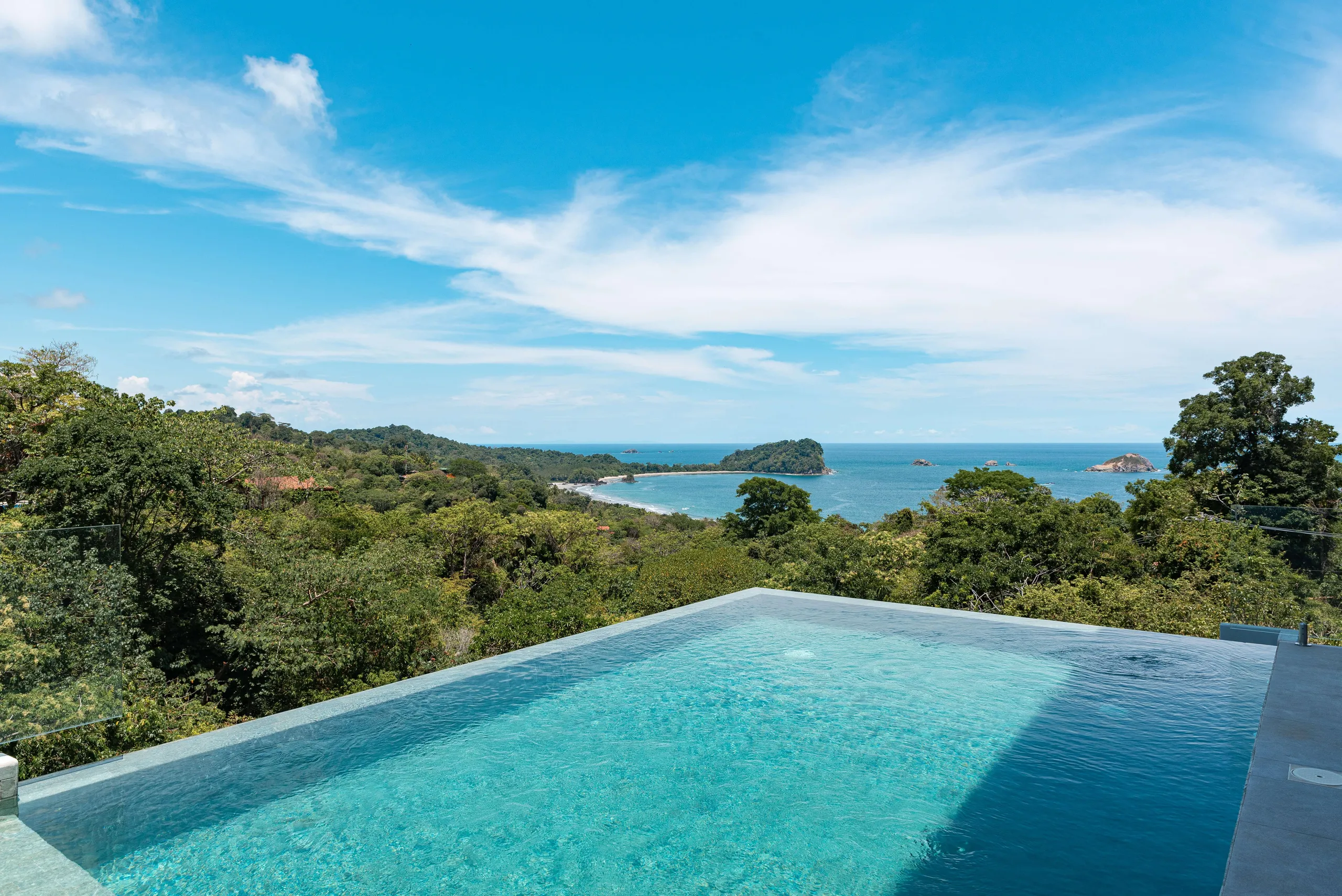 Enchanting Luxury Villa with Private Infinity Edge Pool and Pacific Ocean View, Manuel Antonio