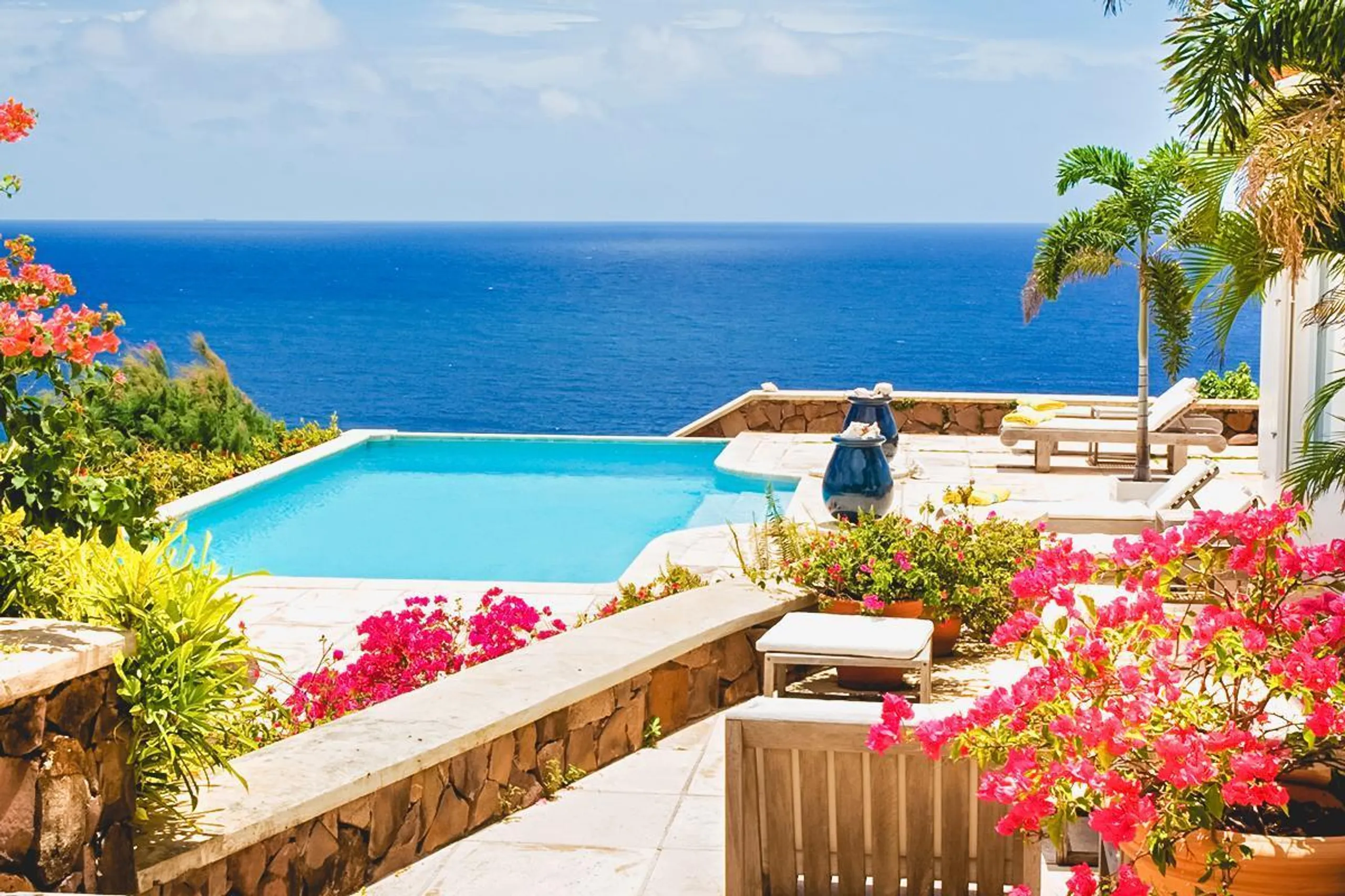 Rejuvenating Seaview Villa with Private Pool and Walks to Beach — photograph 2
