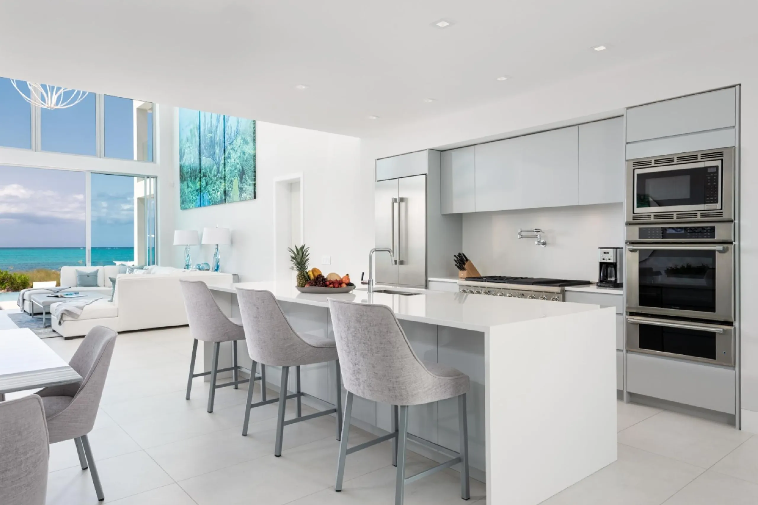Ultra Modern Grand Architectural Estate with Ocean Views and Infinity Pool — photograph 11