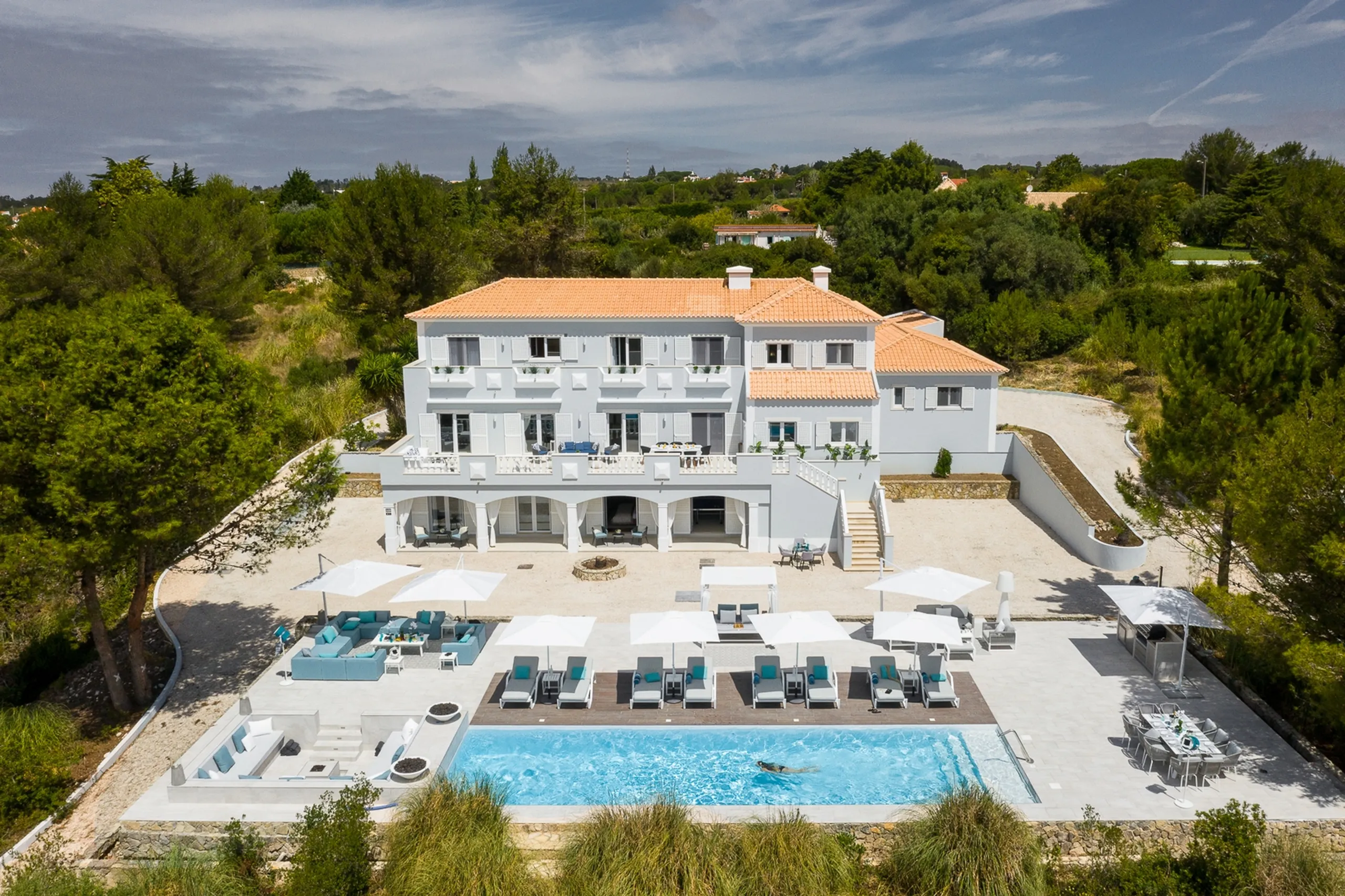 High-End Sintra Villa with Private Heated Pool, & Unrivaled Mountain Views in Sintra
