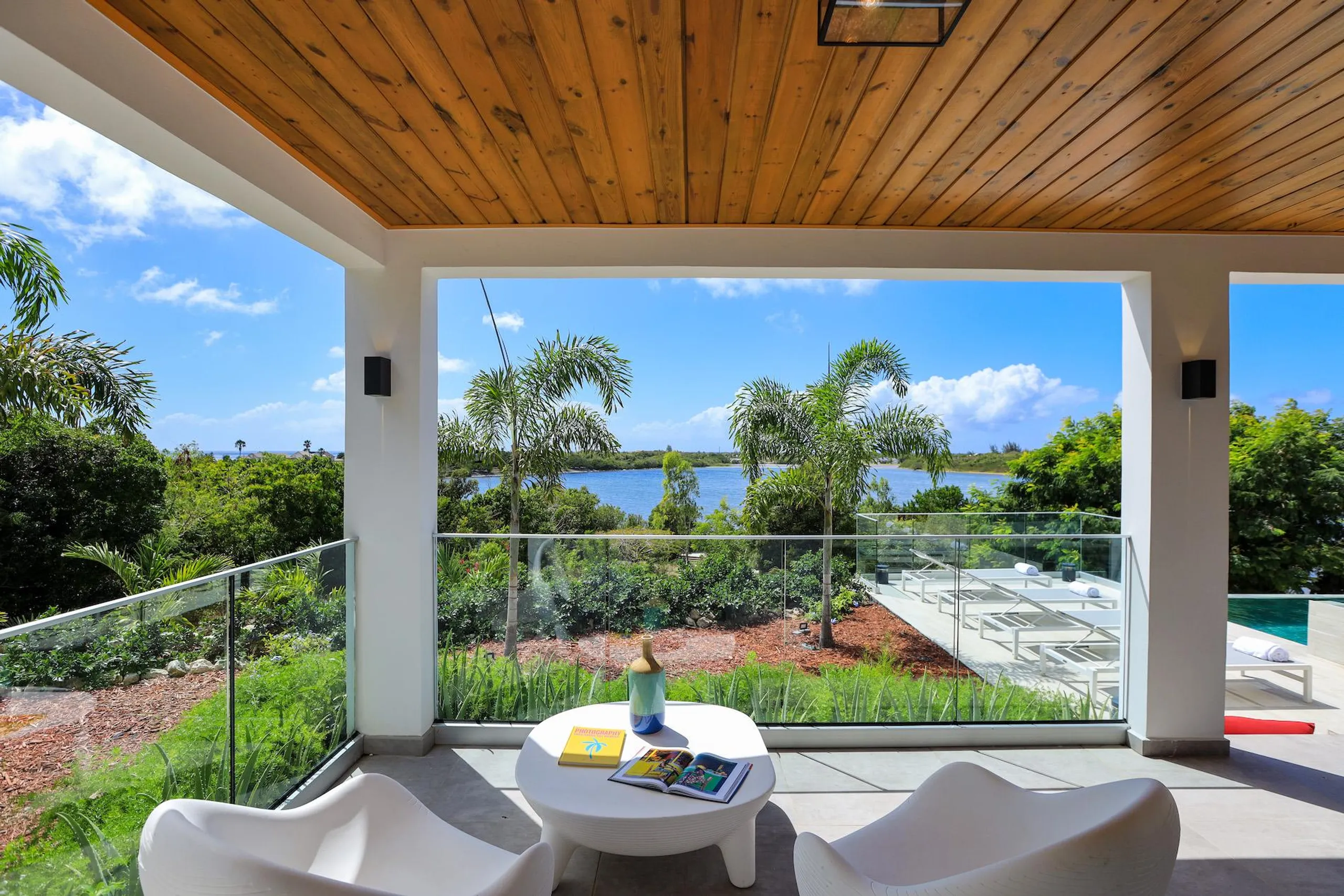 Impeccably Designed Villa with Private Pool, Immersive Living Space, and Stunning Views — photograph 6