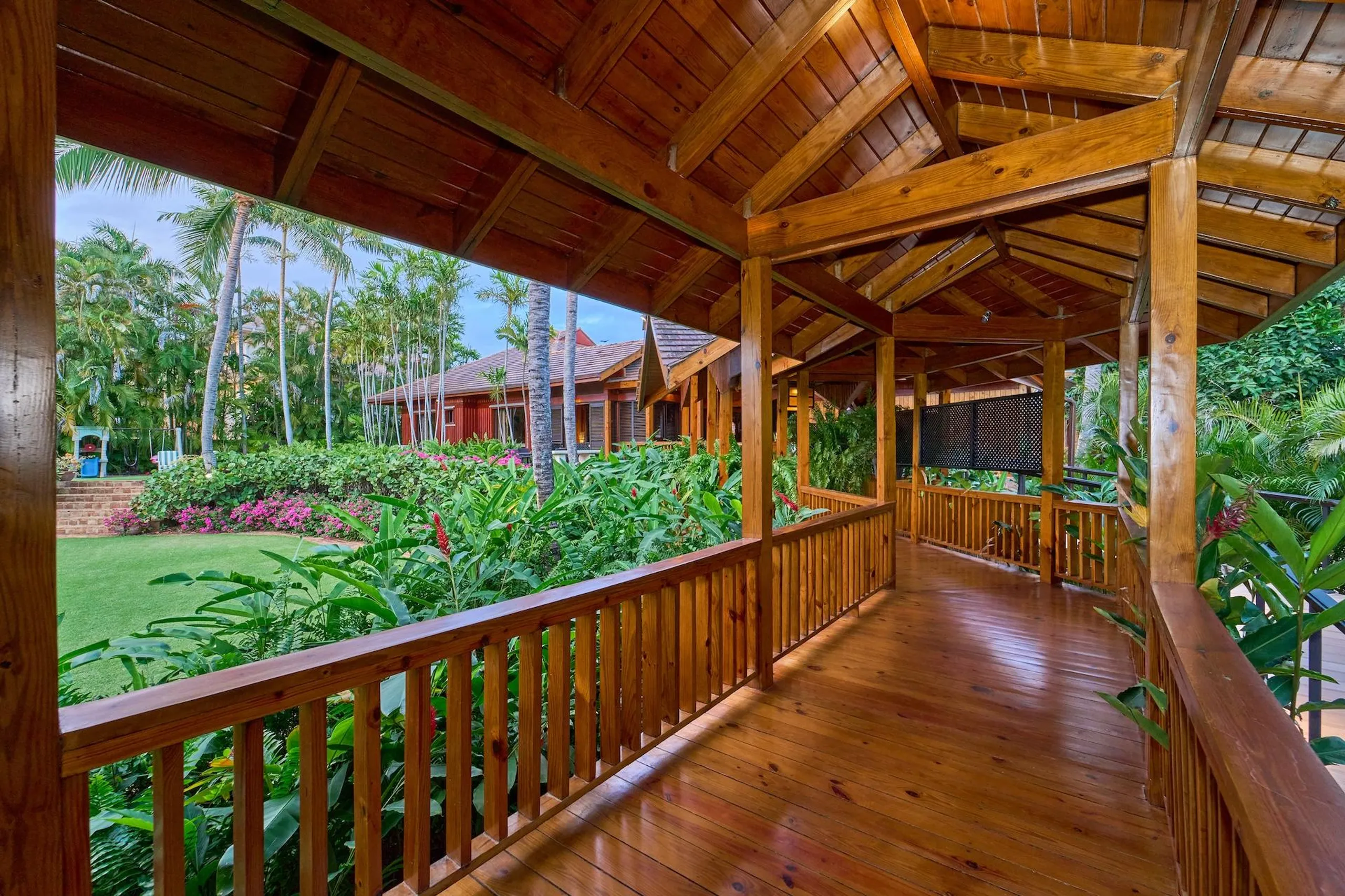 Exquisite 5BR Villa with Breathtaking River and the Caribbean Sea Views — photograph 2