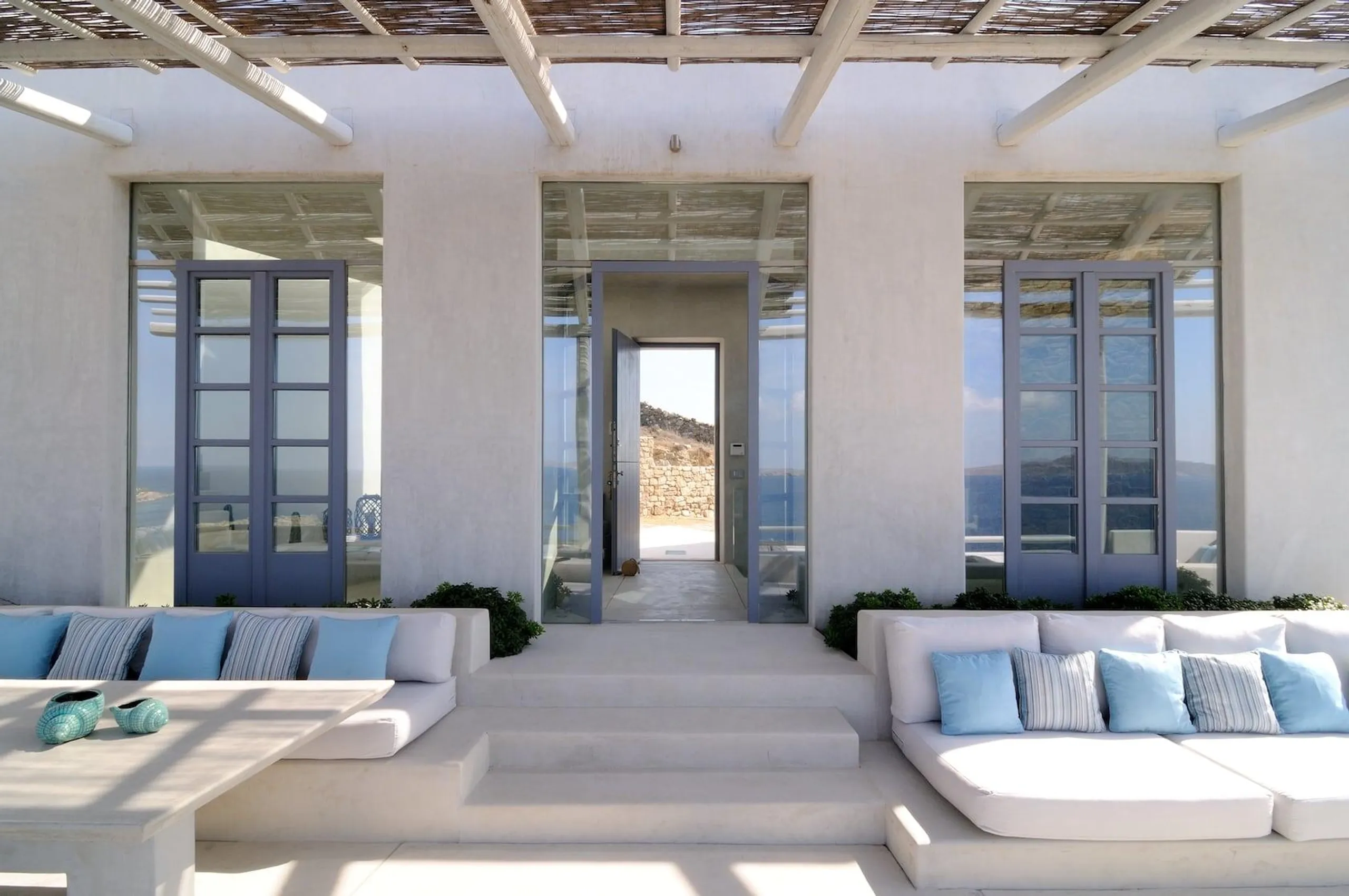 Majestic Oceanview Villa in Mykonos with Infinity Pool — photograph 10