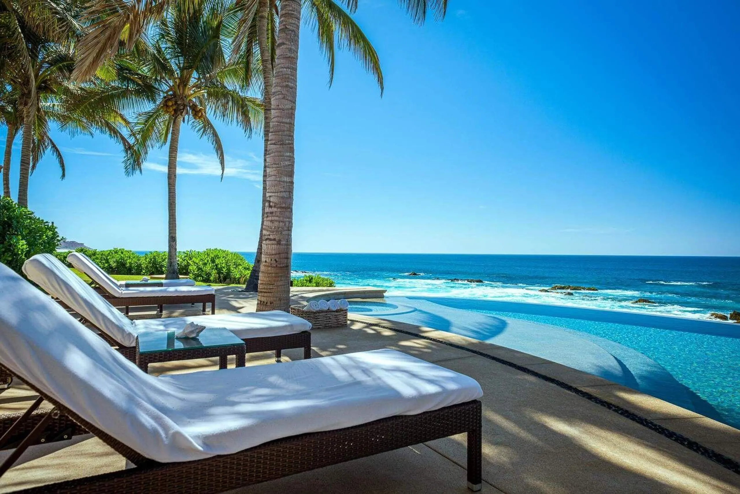 Stunningly Unique Cabo Real Vacation Villa with Infinity Pool, Hot Tub and Incredible Ocean Views — photograph 7