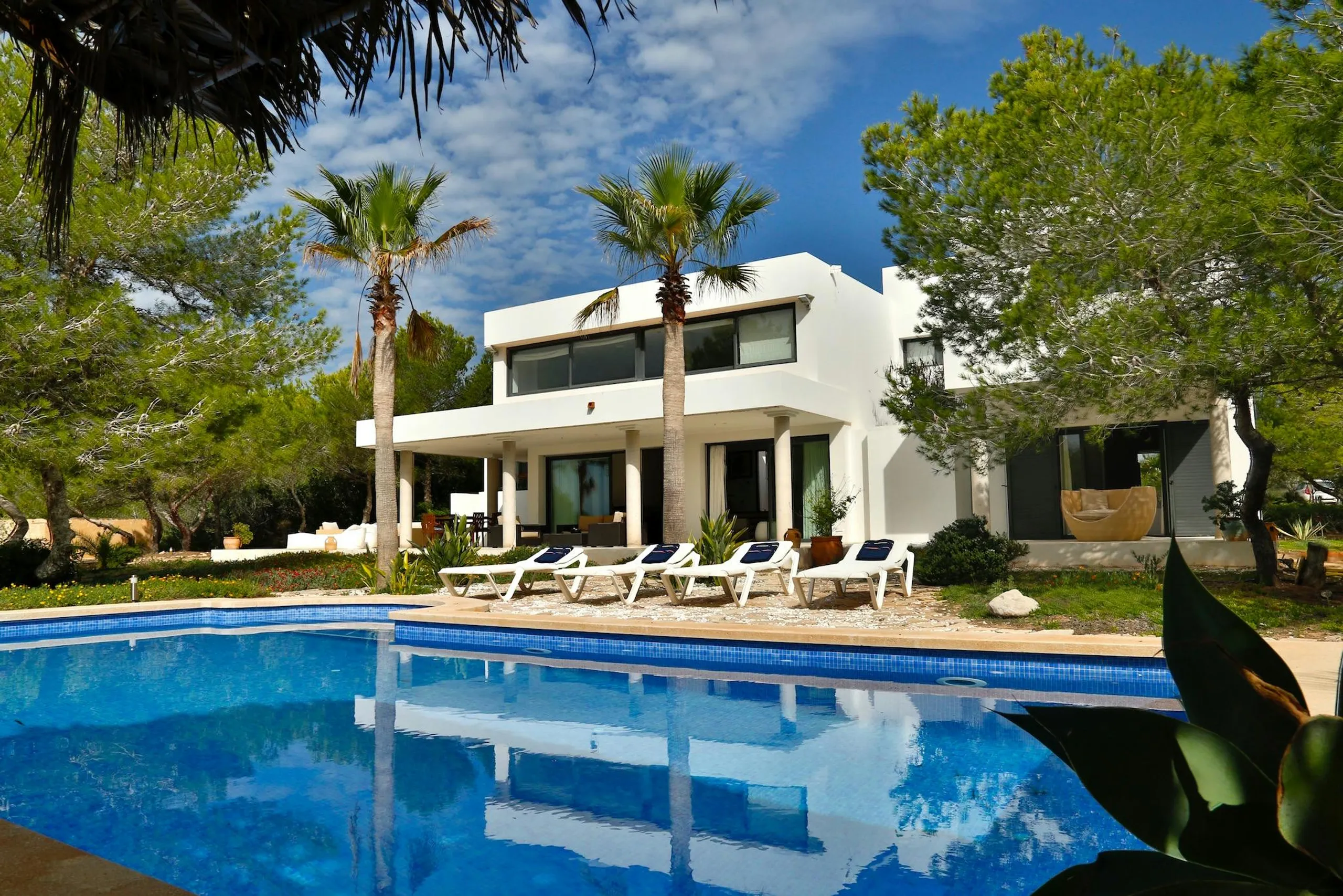 Spanish Paradise Luxe Villa with Private Pool and Gazebo, Es Calo