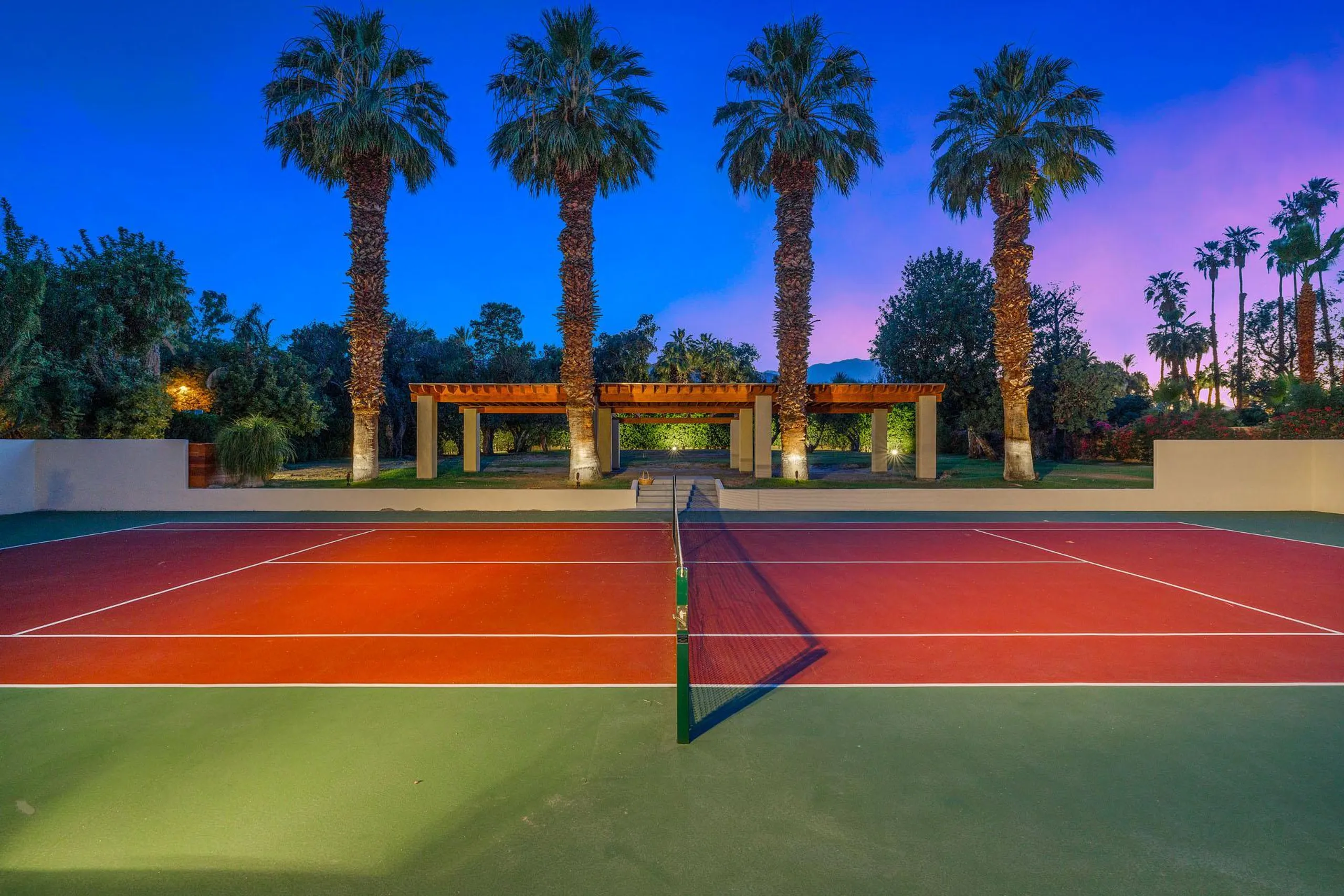 Perfection Estate with Private Pool, Tennis Court, and Golfing Green — photograph 6