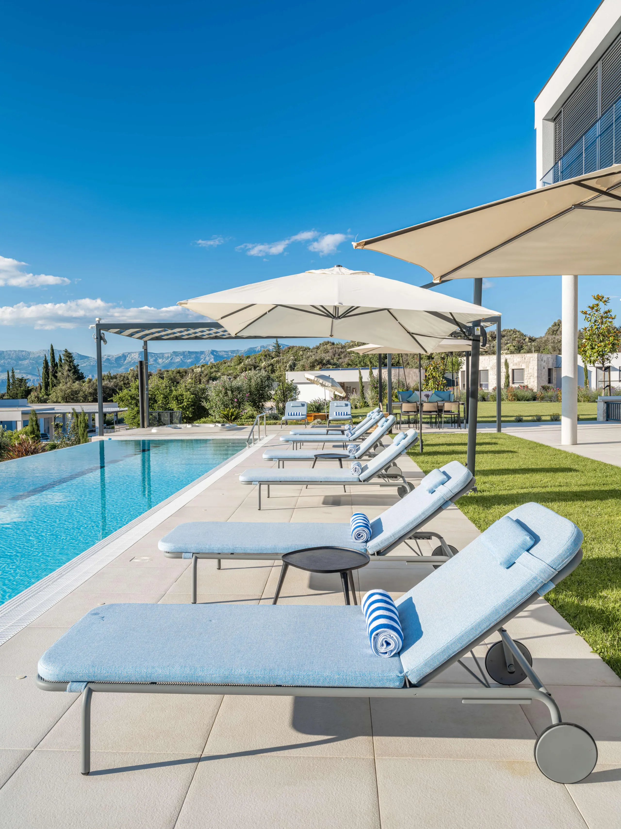 Unveiling Brac Luxury Retreat with Sparkling Pool and  Panoramic Views — photograph 3