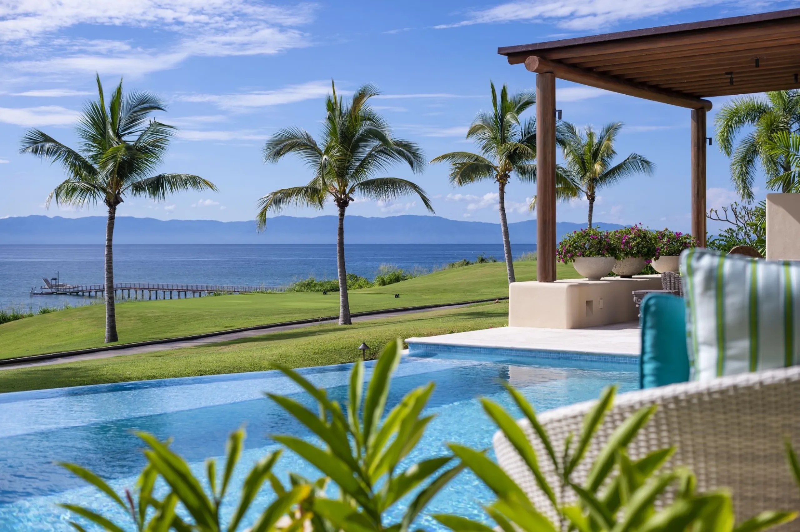 Breathtaking El Encanto Villa in Punta Mita with Private Pool, Ocean Views & Golf Course Access — photograph 12
