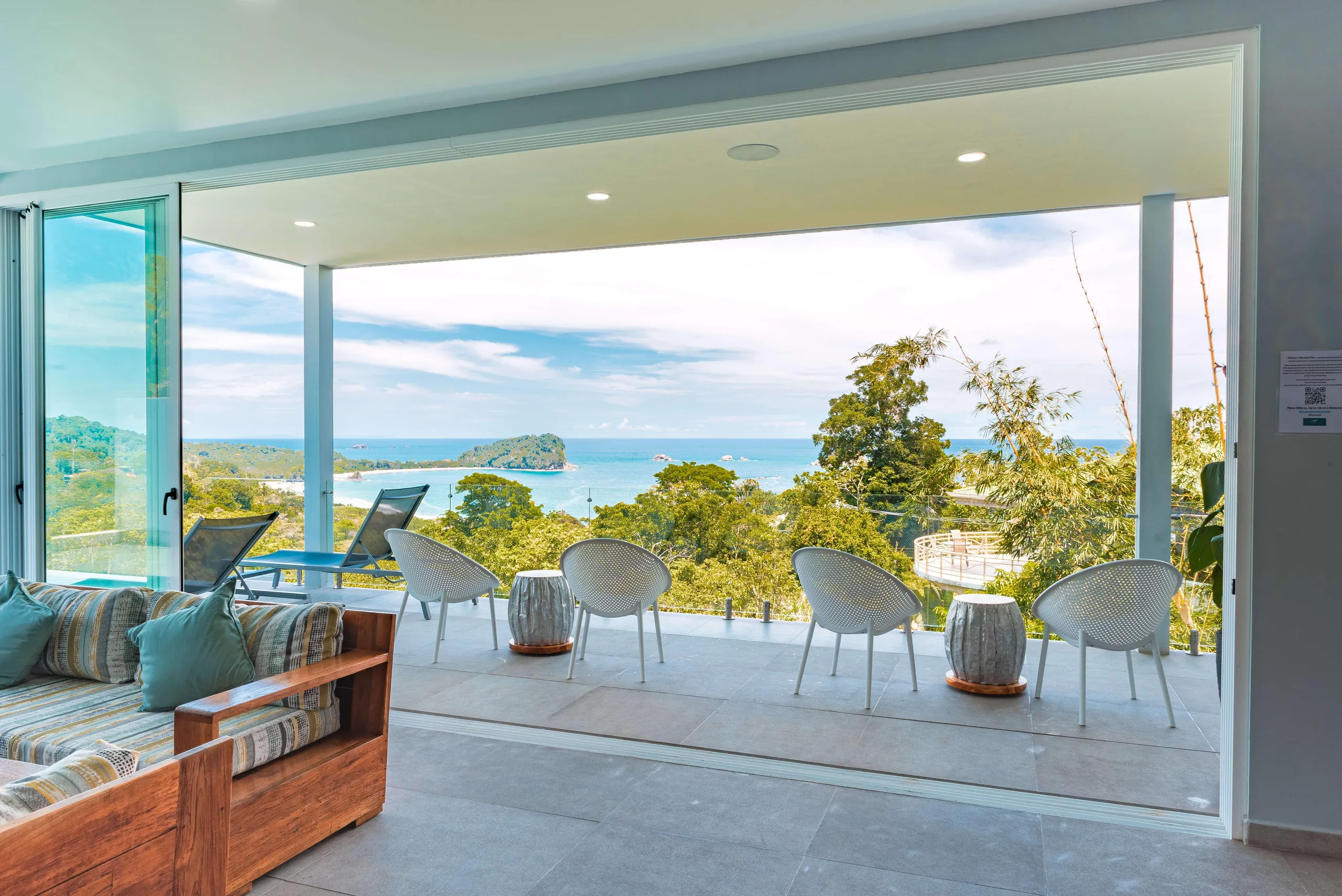 Enchanting Luxury Villa with Private Infinity Edge Pool and Pacific Ocean View — photograph 3