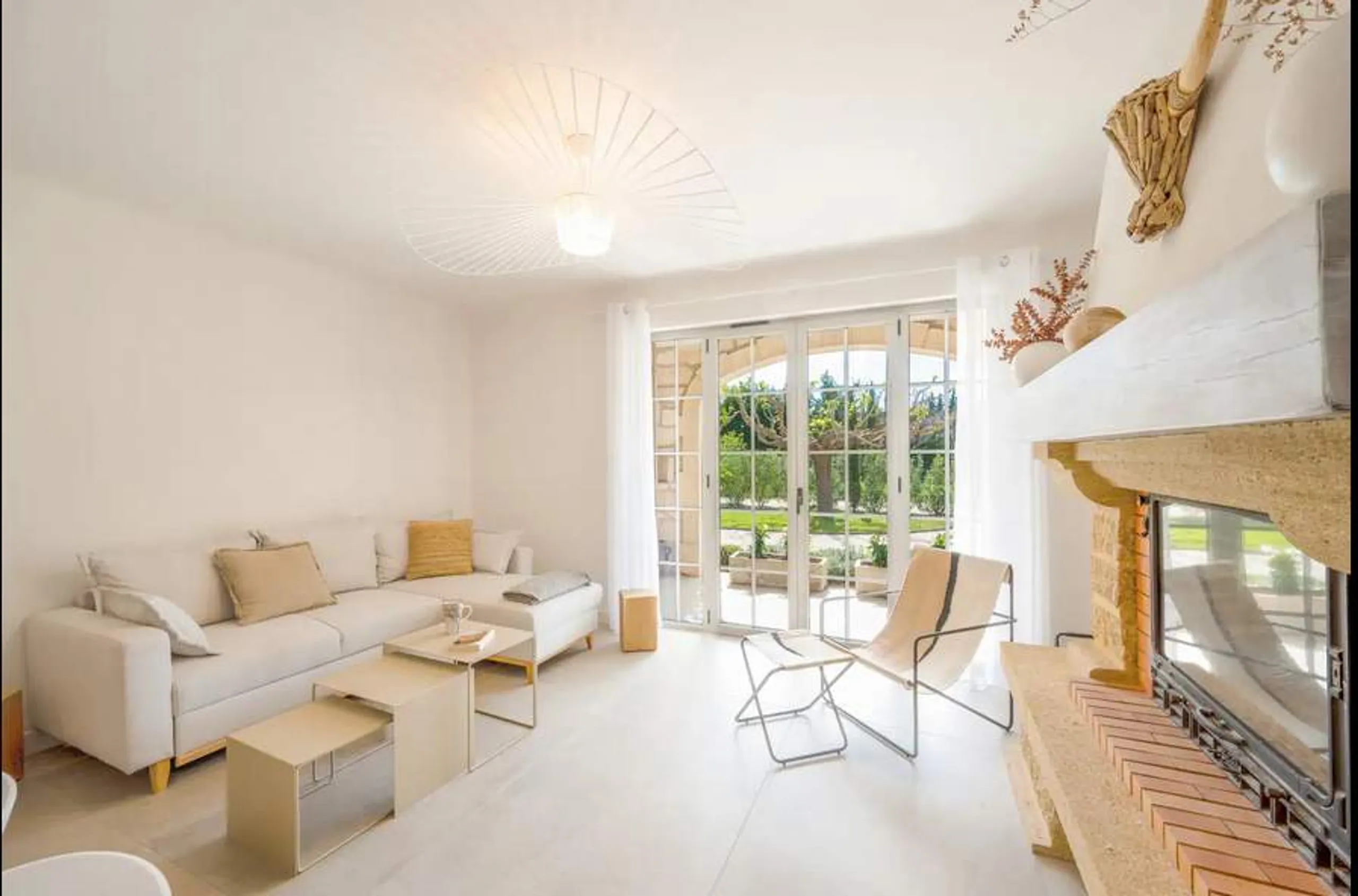 Deluxe Provençal Relaxation with Heated Pool — photograph 10