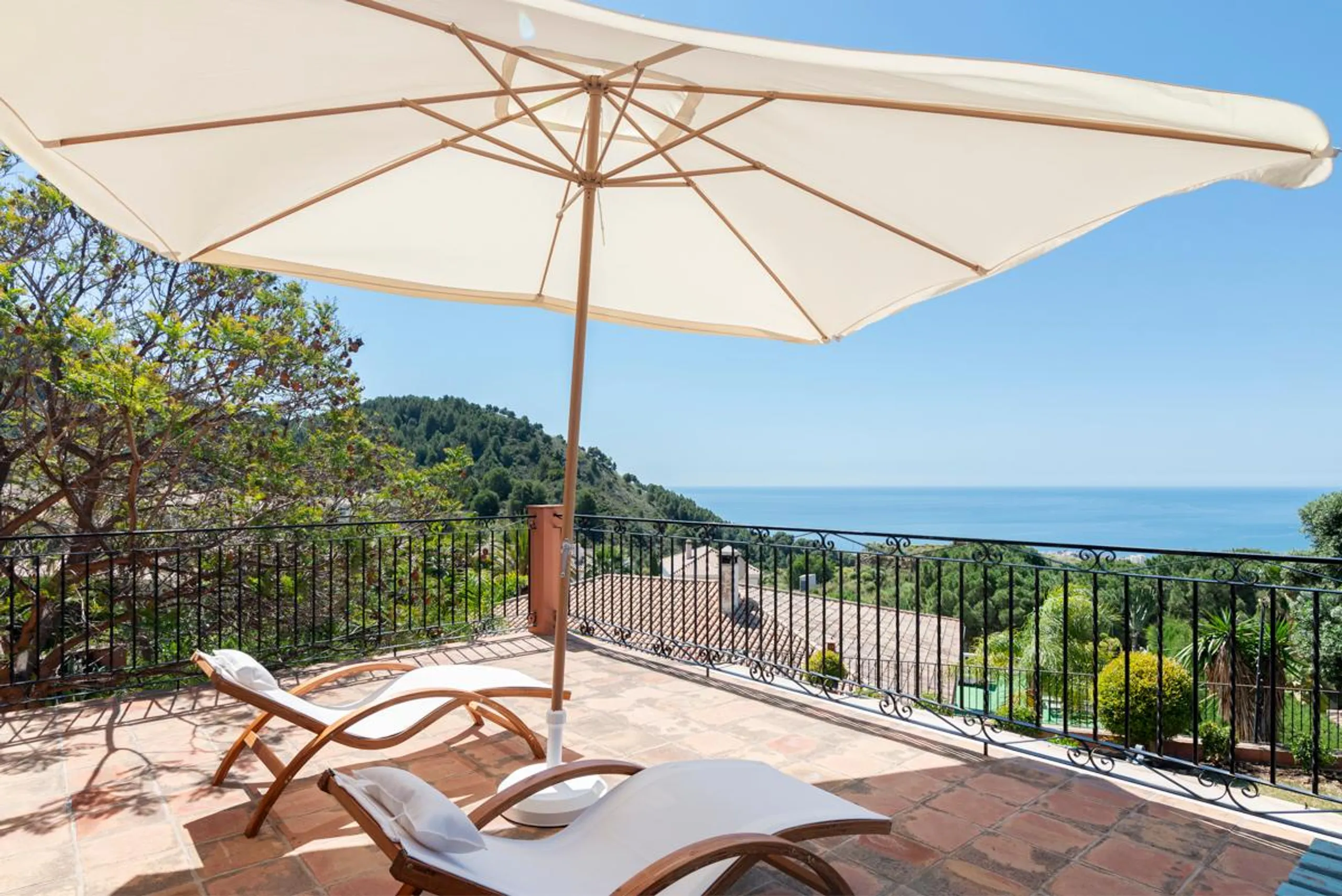 Posh Villa in Costa Del Sol with Private Pool and Garden — photograph 3
