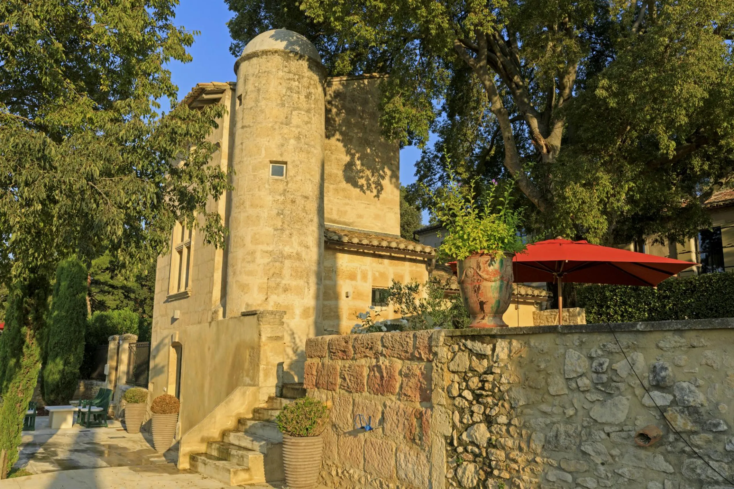 Provencal Paradise Villa  with Heated Pool, Courtyard, and Tower Terrace — photograph 6