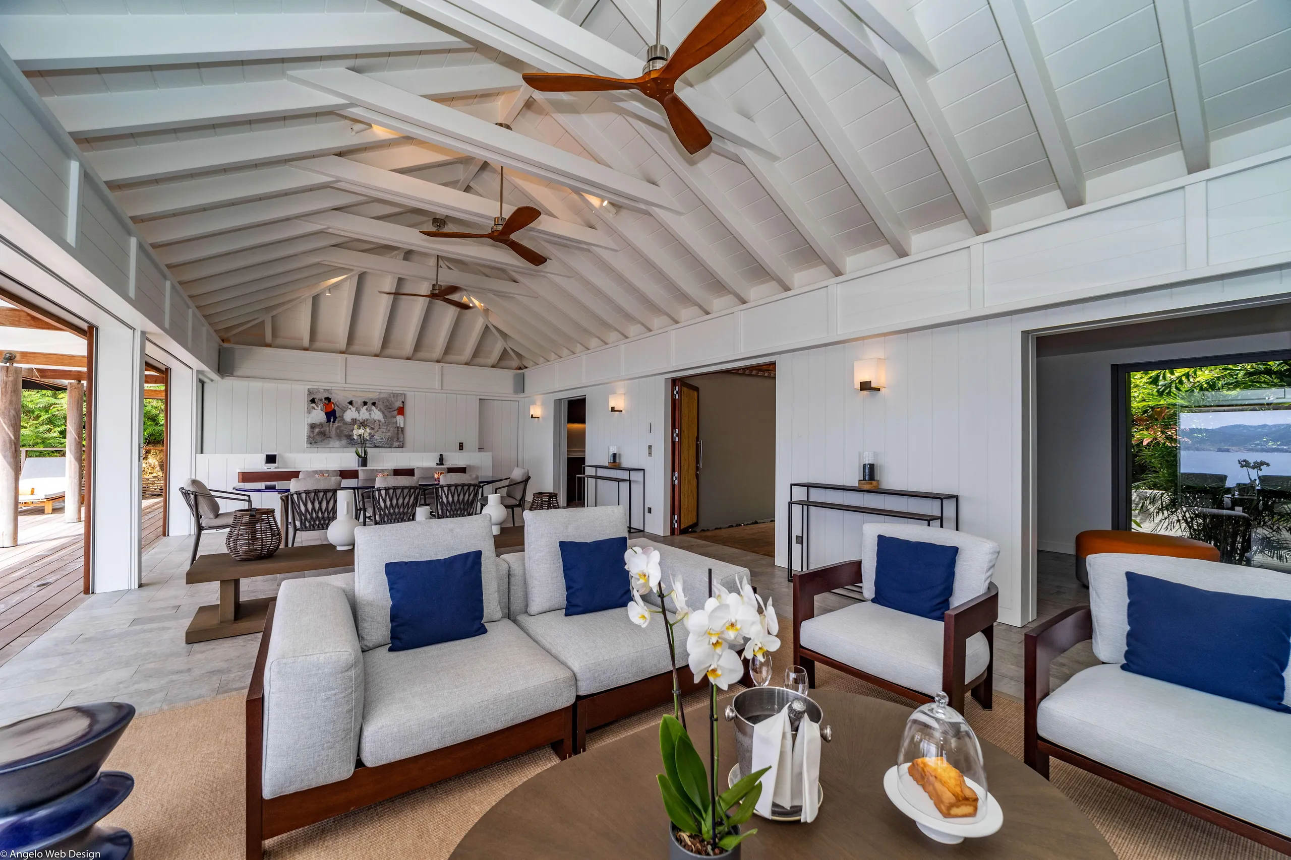 Sophisticated Comfort Villa with Private Infinity Pool and Breathtaking Ocean View — photograph 12