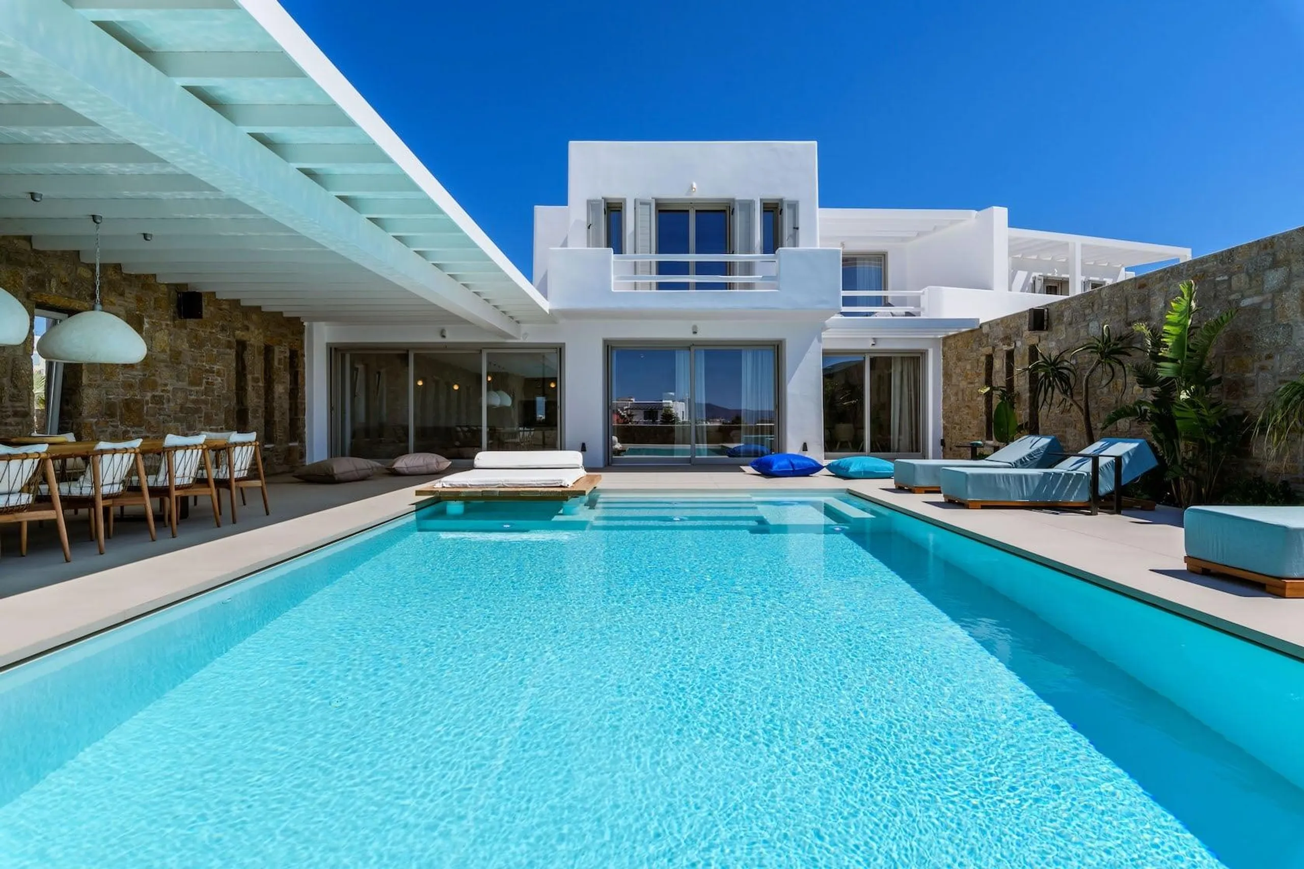 Elegant Oceanview Villa with Private Pool — photograph 2