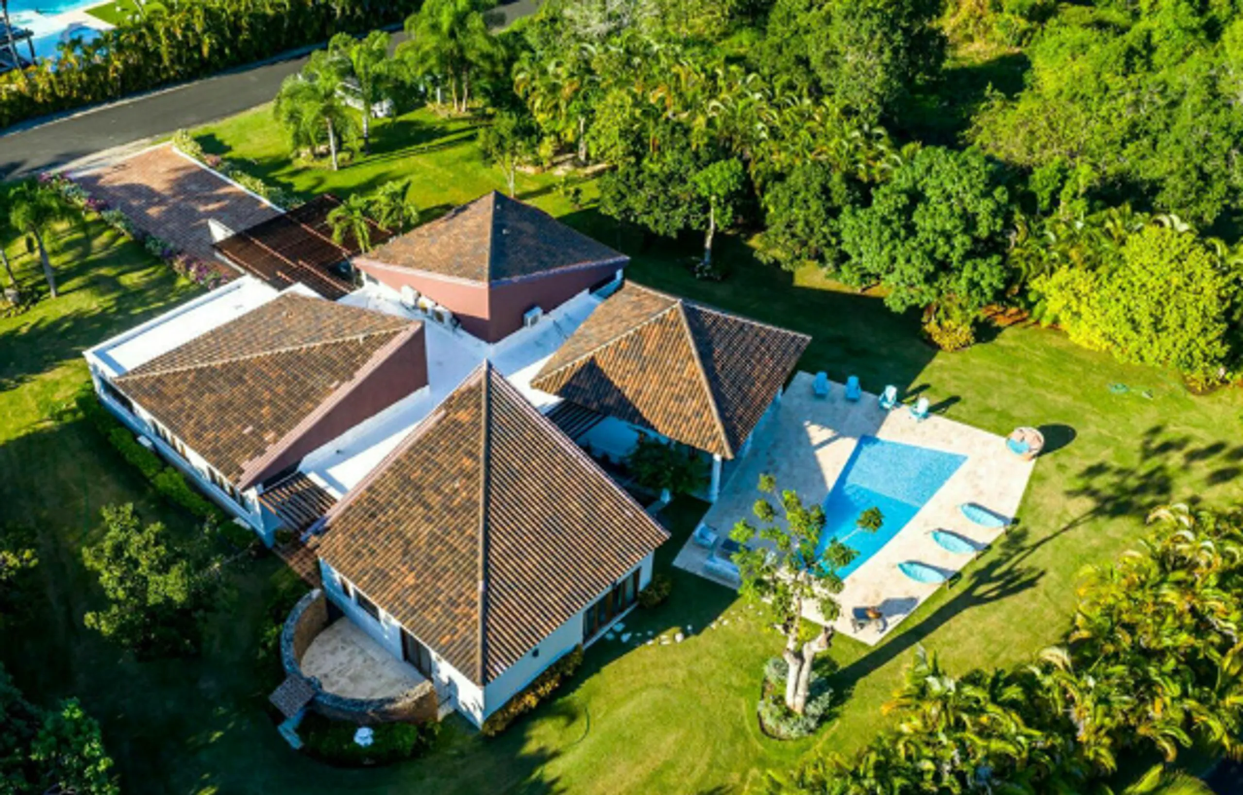 Casa de Campo's Impeccably Designed Villa with Private Pool — photograph 3
