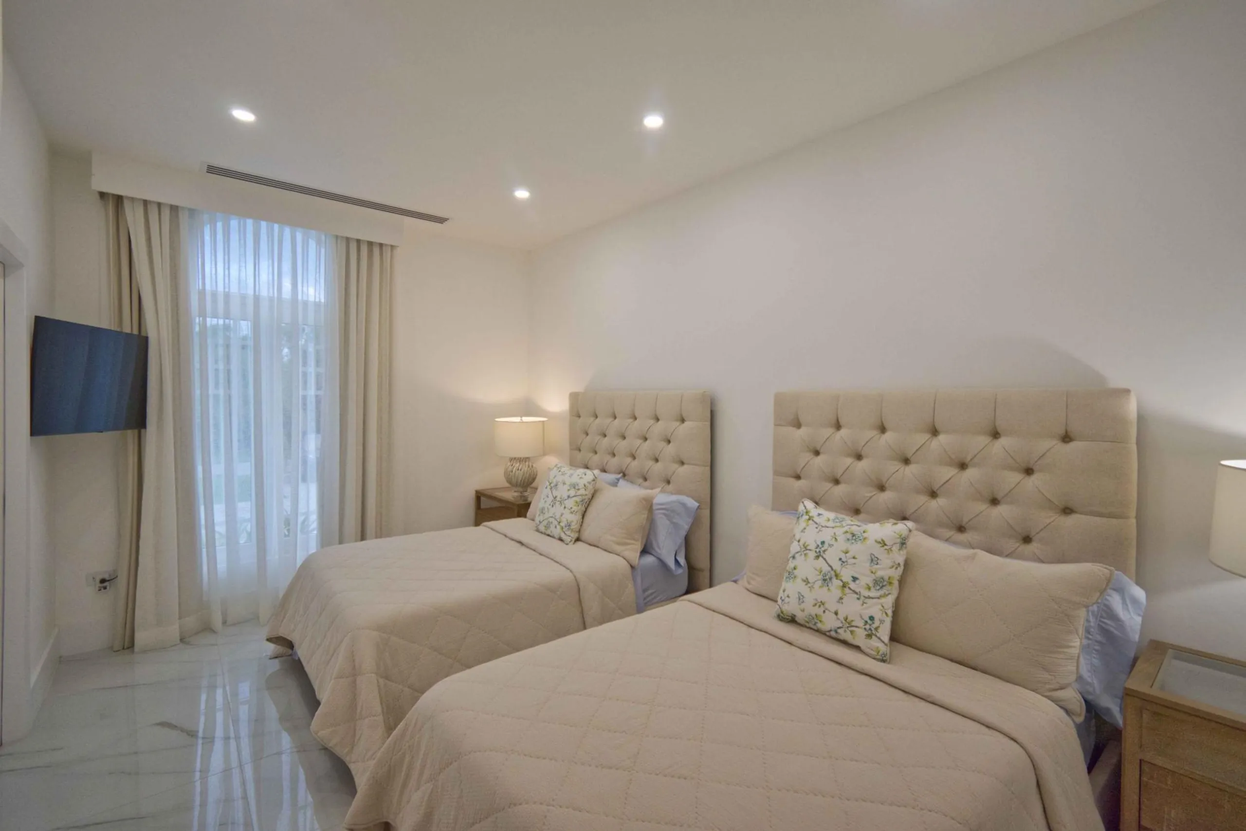 Lavish Luxury Villa in Tortuga Bay near Beach — photograph 12