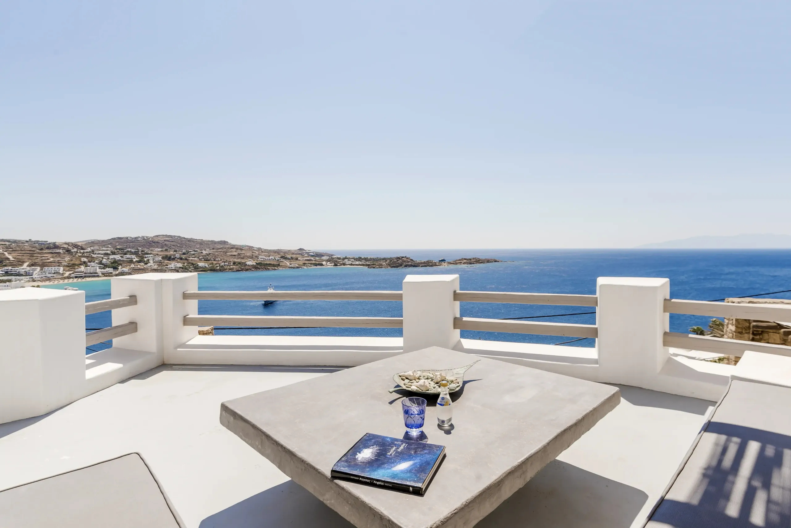 Stunning Cycladic Villa with Private Pool and Aegean Sea Views — photograph 5