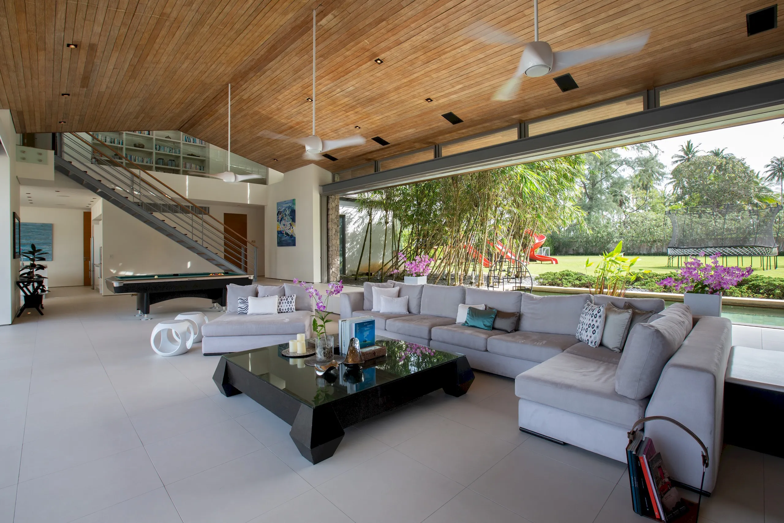 Deluxe Oceanview Villa with Infinity Pool — photograph 6