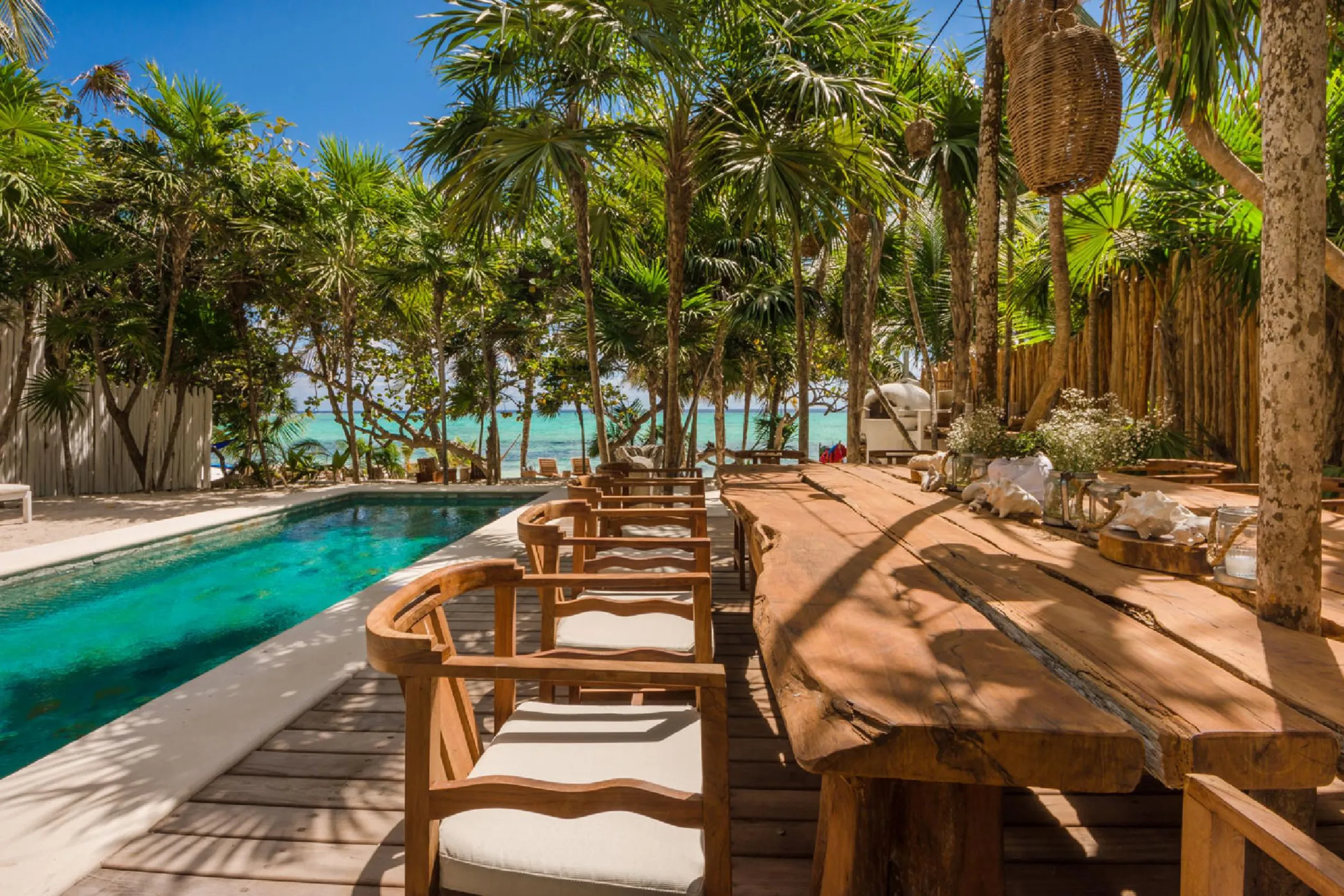 Soliman Bay Private Beach Front Estate with 2 Pool and Amazing Lush Grounds — photograph 2