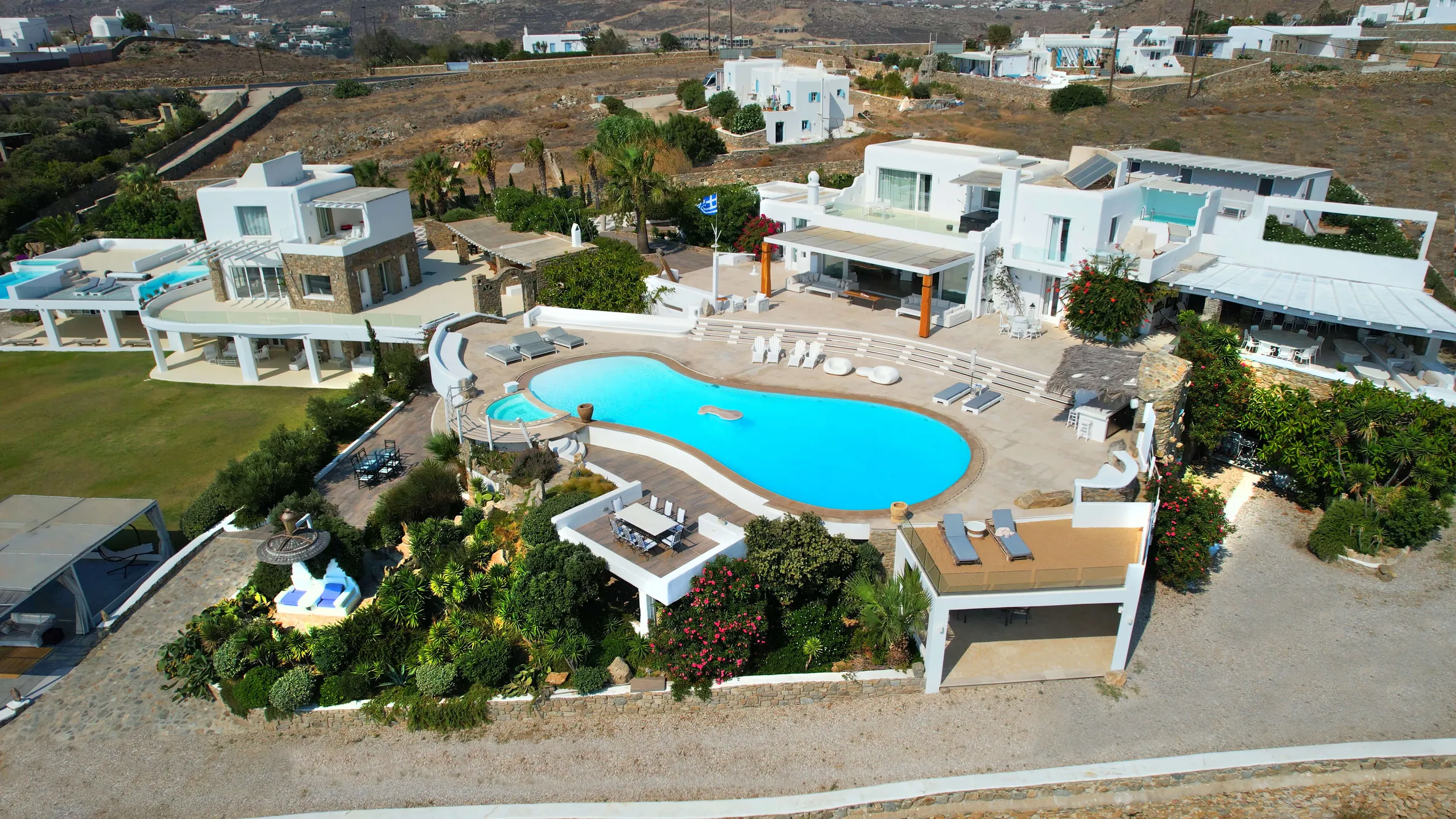 Unparalleled 7,000sqm Estate with Heated Pools, Spa, Panoramic Sea Views, and World-Class Amenities — photograph 9