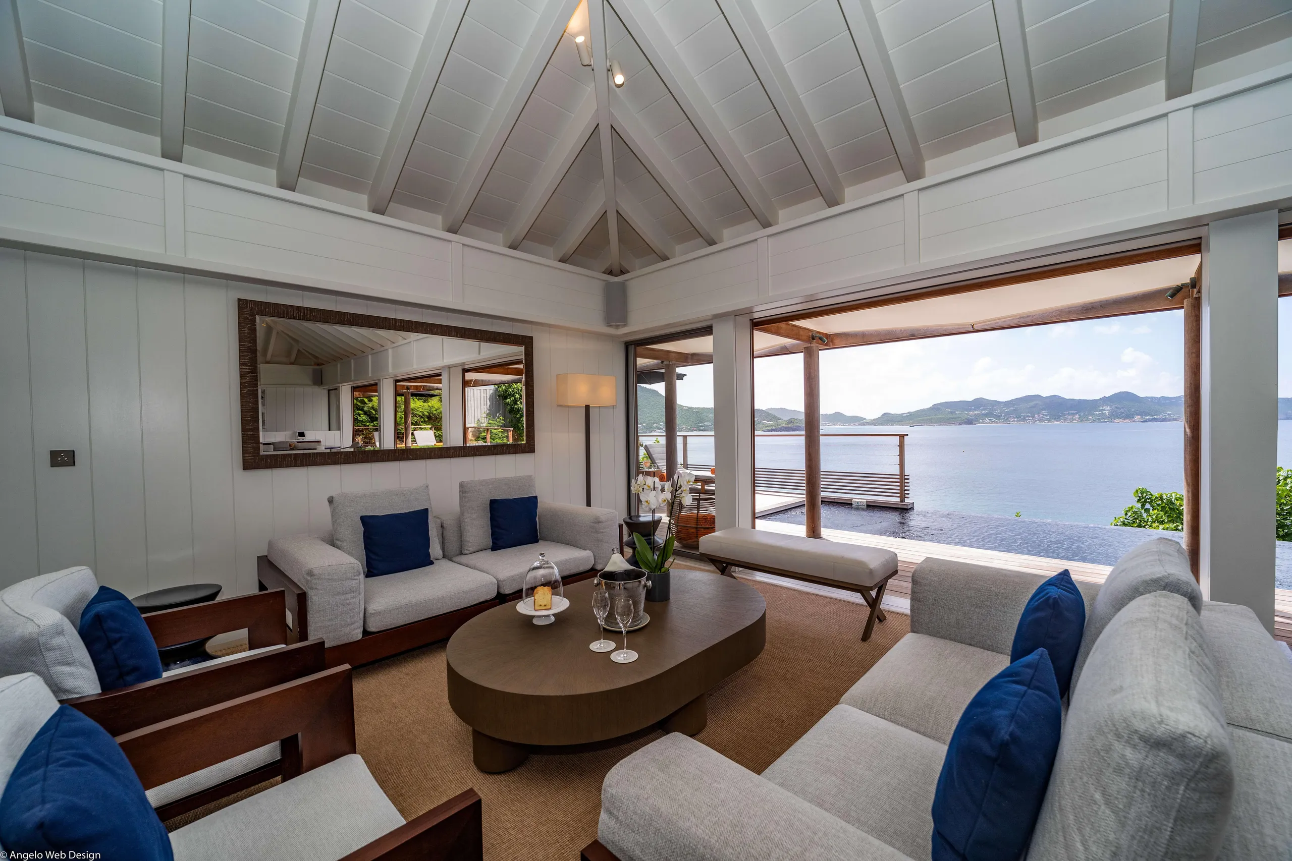 Sophisticated Comfort Villa with Private Infinity Pool and Breathtaking Ocean View — photograph 10