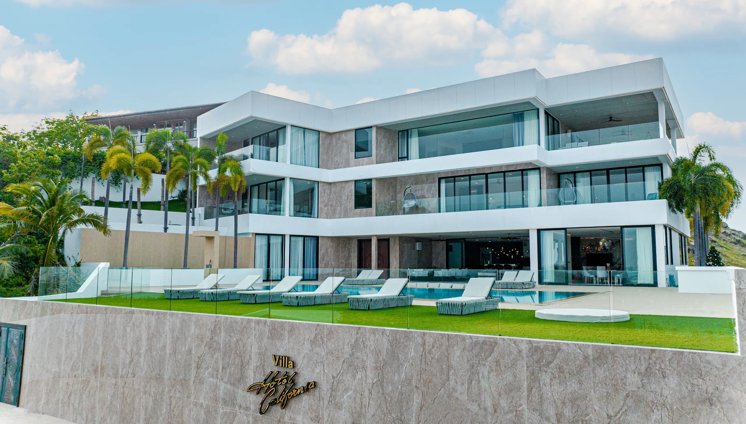 Elite Sanctuary Villa with 30-Meter Pool and Cinematic Backdrop of Thailand Gulf — photograph 2