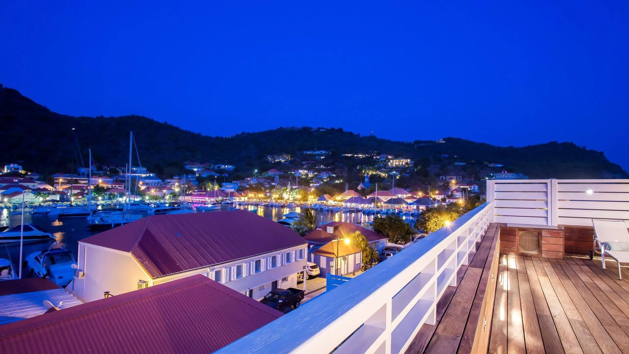 Gustavia's Premier Hideaway Villa with Exclusive Harbor Views — photograph 4