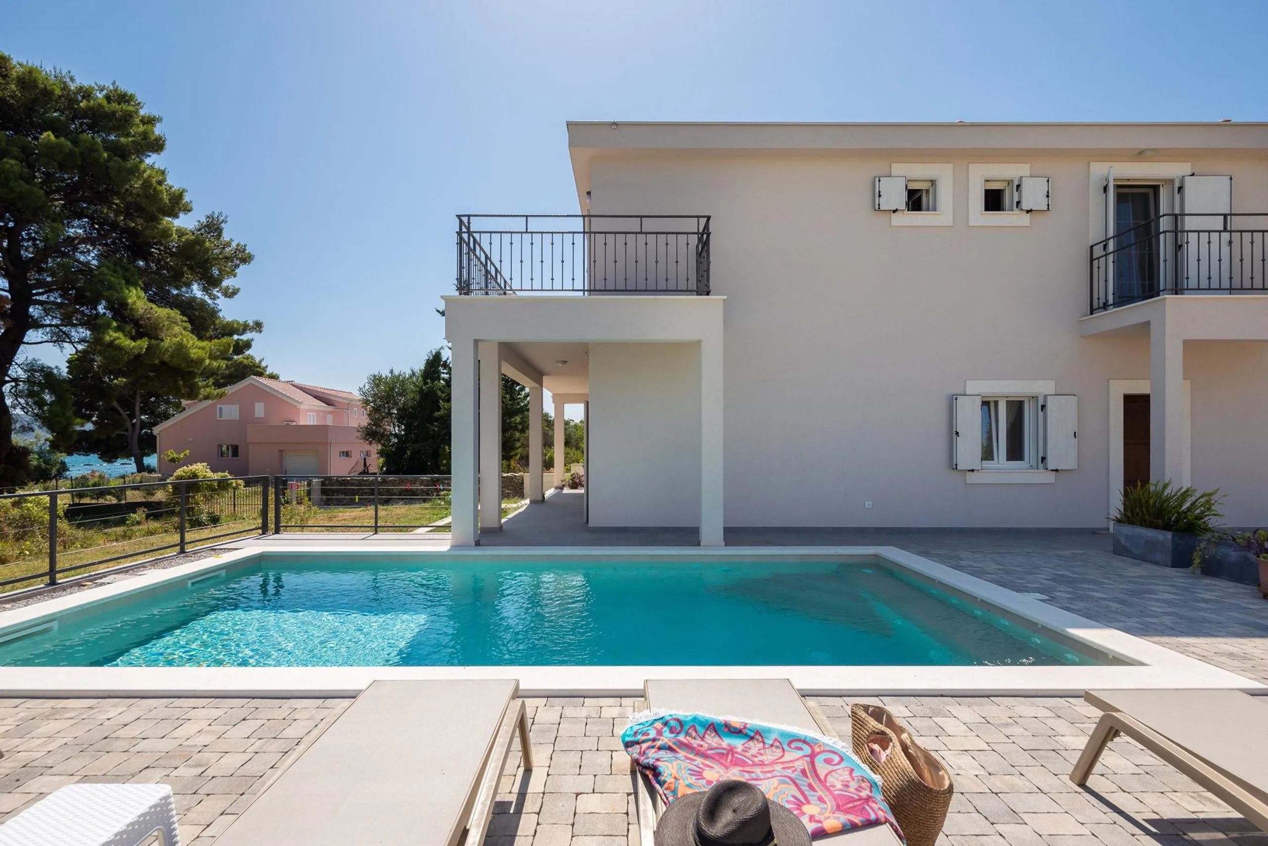 Refined Villa with Private Pool near Trogir's Historic Old Town — photograph 8