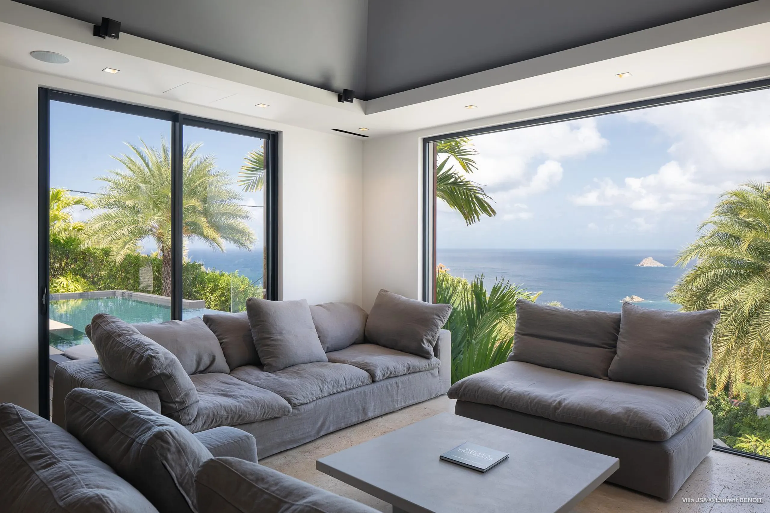 Hillside Tropical Villa with Private Pool and Breathtaking Views — photograph 6