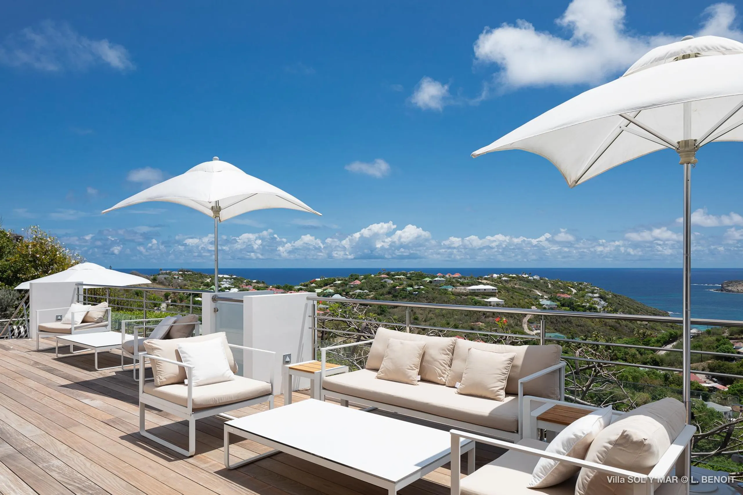 Luxury Oceanview Estate with Infinity Pool and Fitness Room — photograph 6