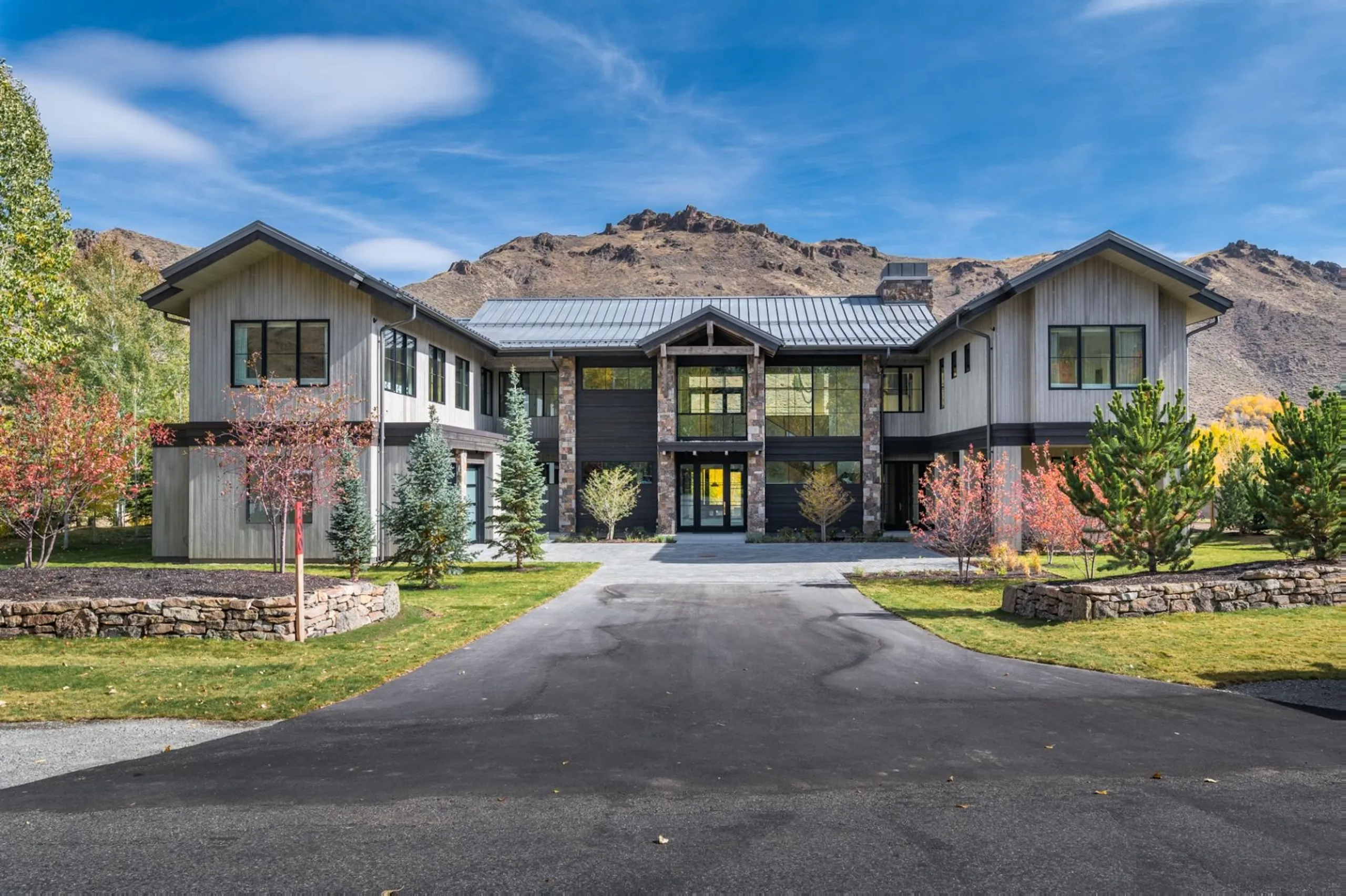 Gorgeous Ketchum Villa with Hot Tub, Game Room & Mountain Views, Ketchum