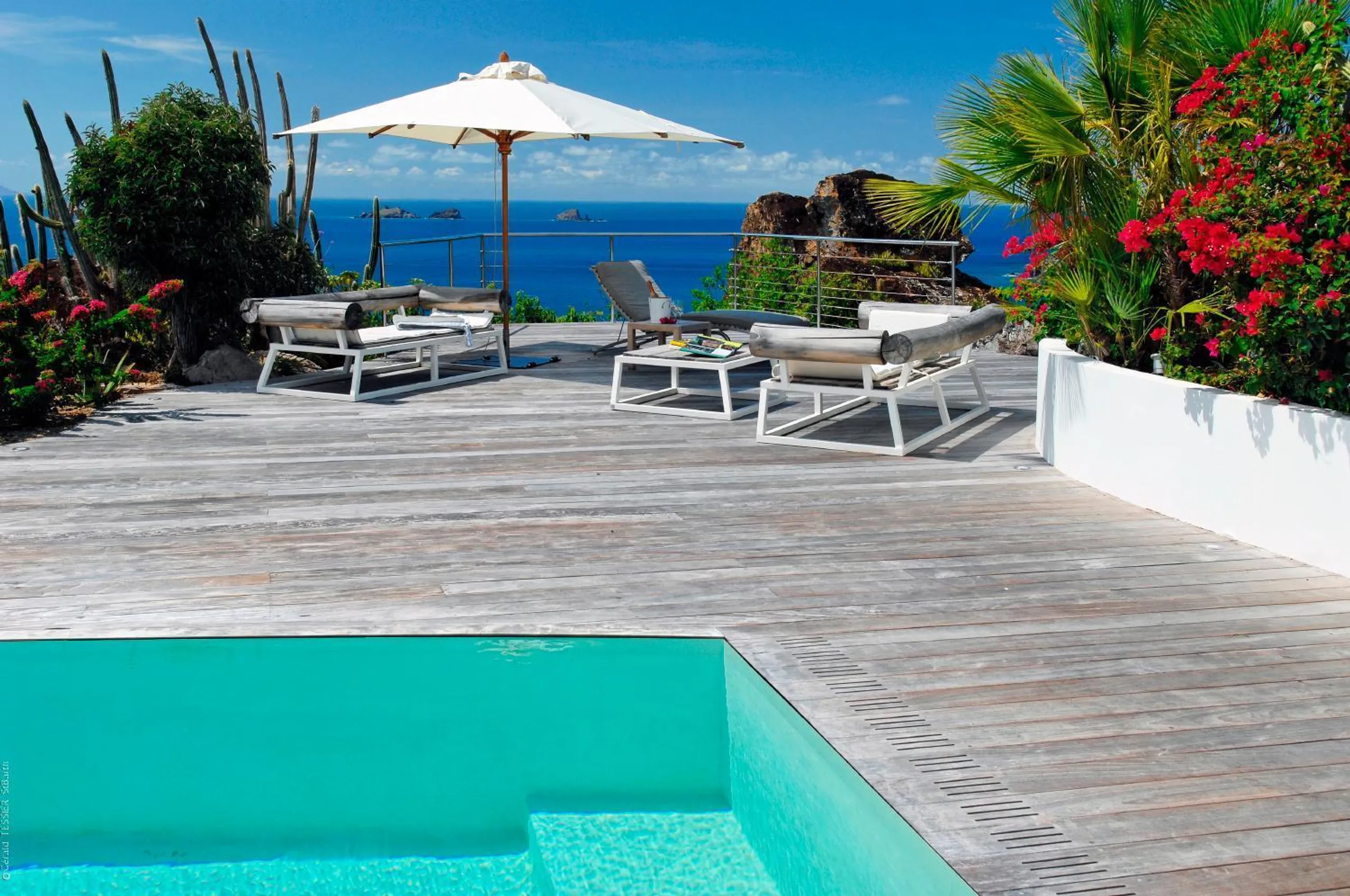 Lavish Luxury Villa with Private Pool and Ocean Views — photograph 4