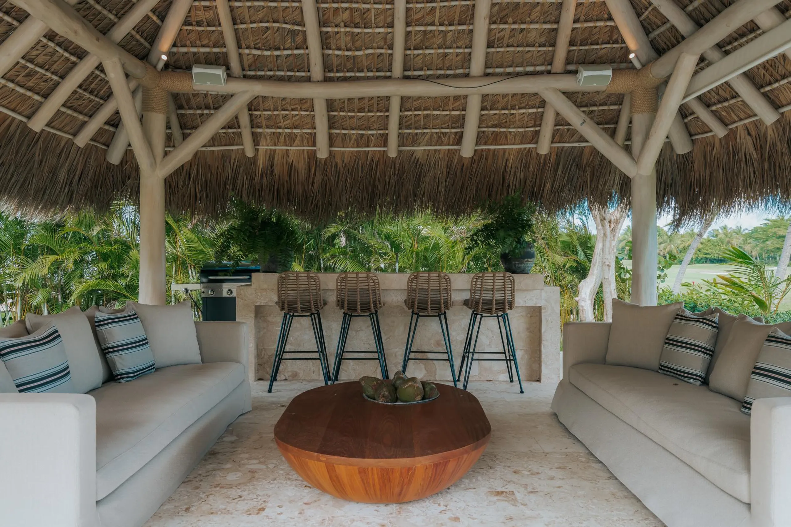 Newly Built Villa with Caribbean Flair, Private Pool, Garden and Golf Course Views — photograph 7
