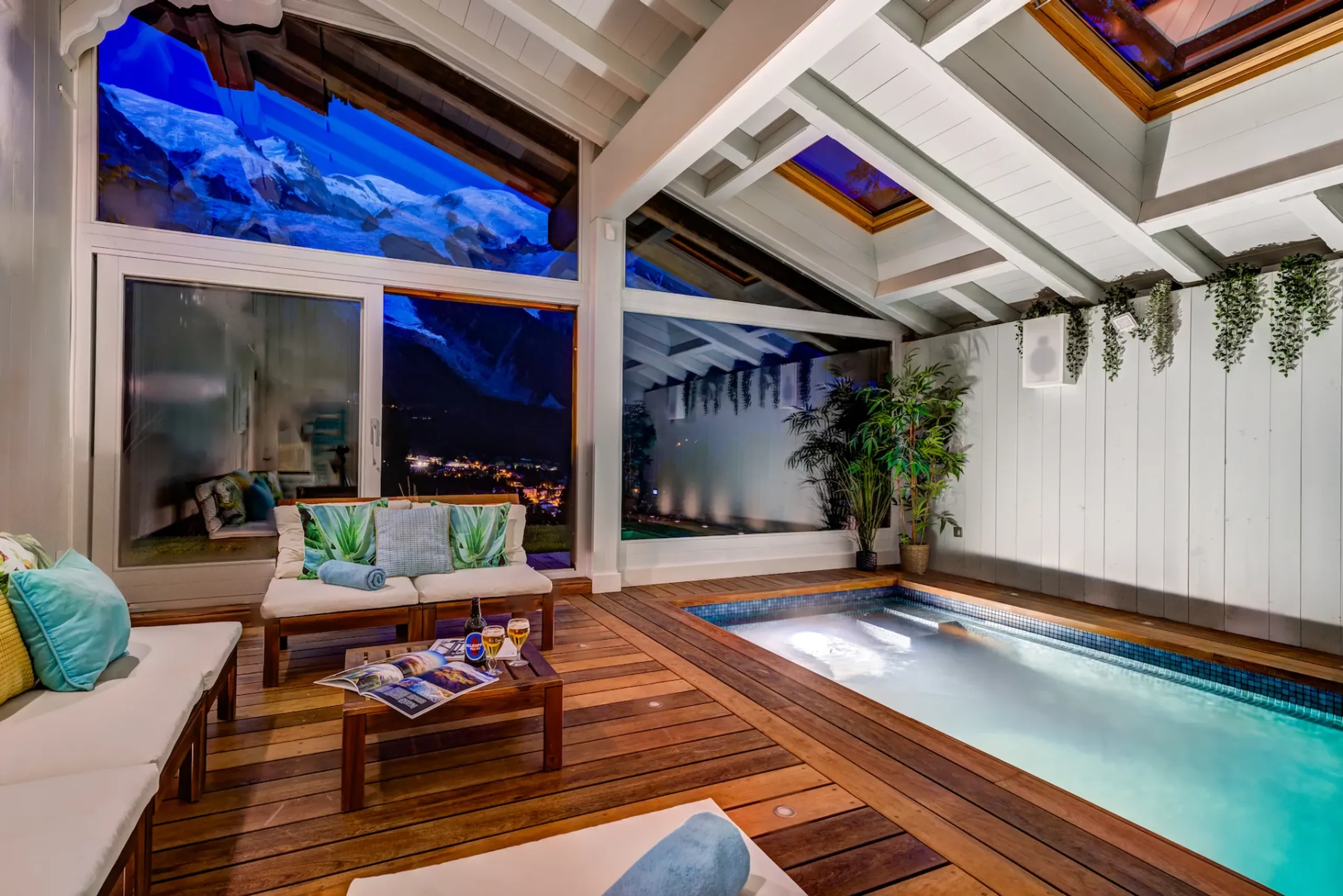 Alluring 5-Bedroom Les Moussoux Chalet with Swim Spa, Sauna, and Unmatched Mont-Blanc Views — photograph 7