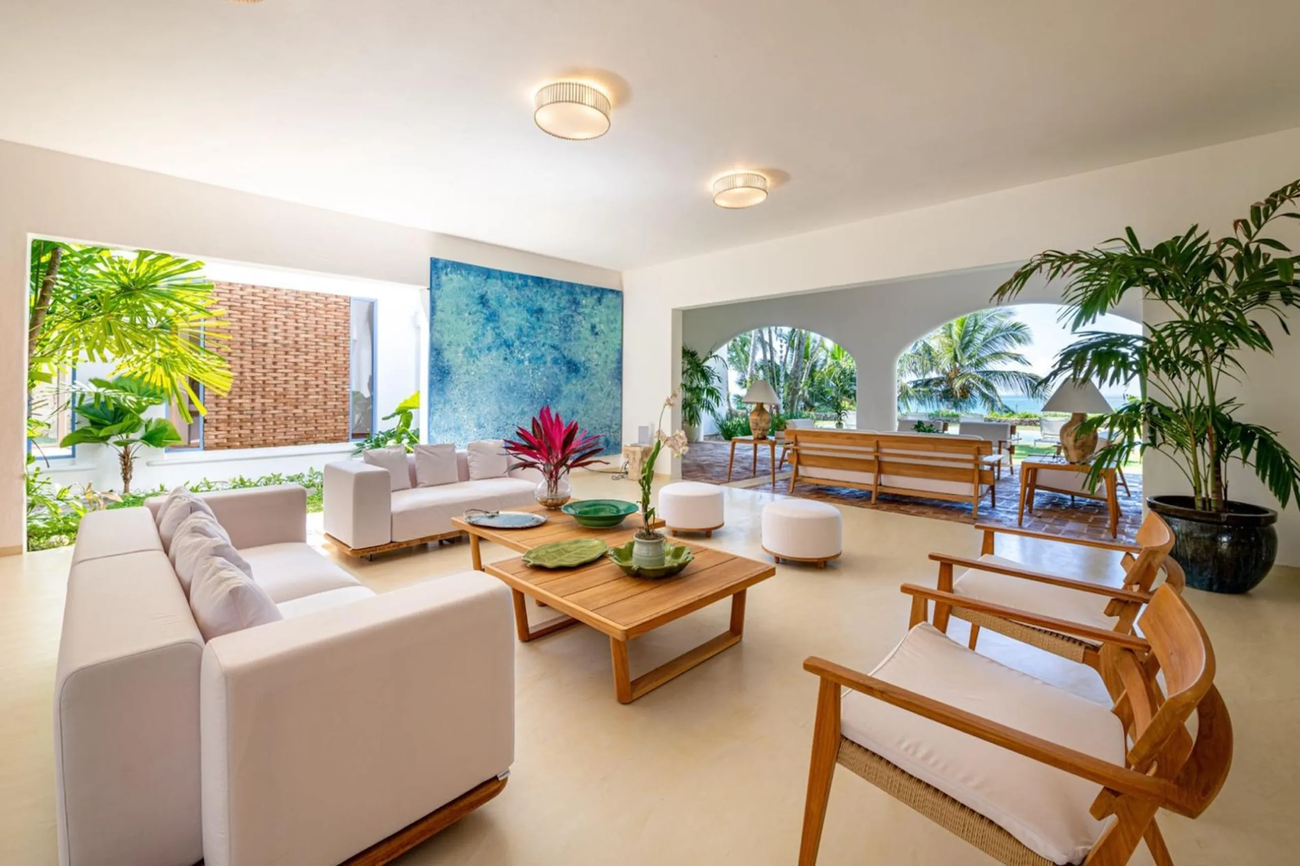 Exquisite Beachfront Villa with Private Pool and Panoramic Sea Views — photograph 8