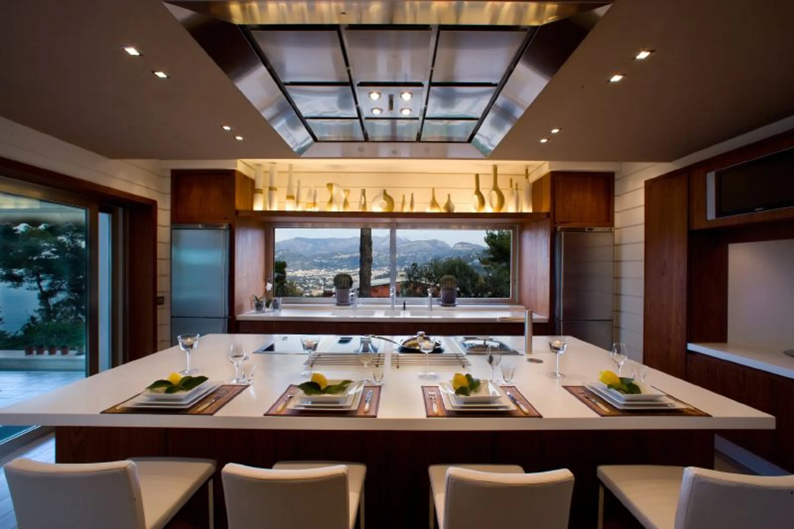 Radiant Modern-Minimalist Villa with Private Pool and Sea Views — photograph 7