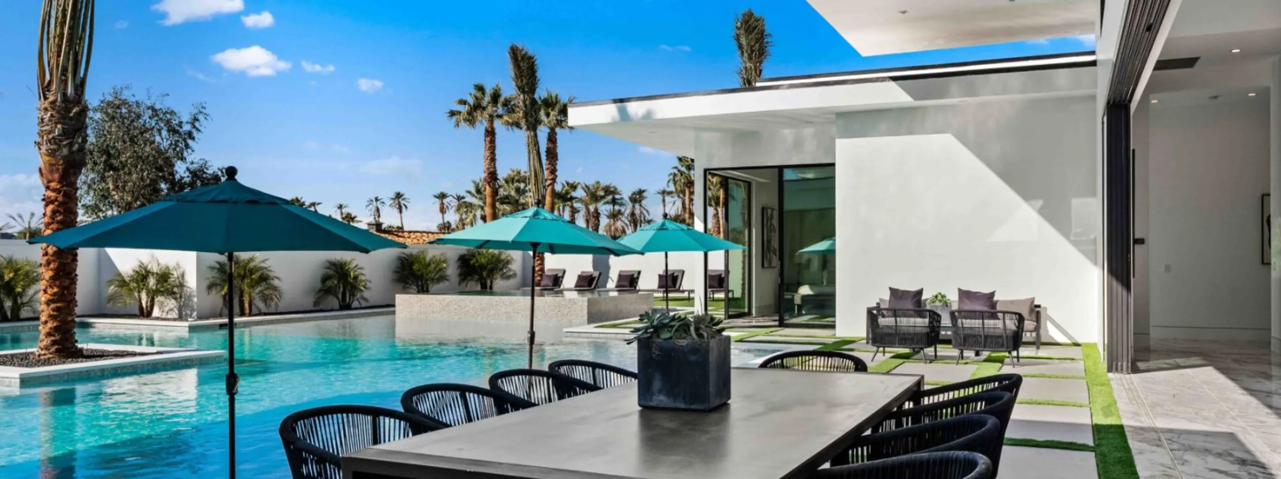 Contemporary Villa with Private Pool, Fire Pit & Designer Interior — photograph 11