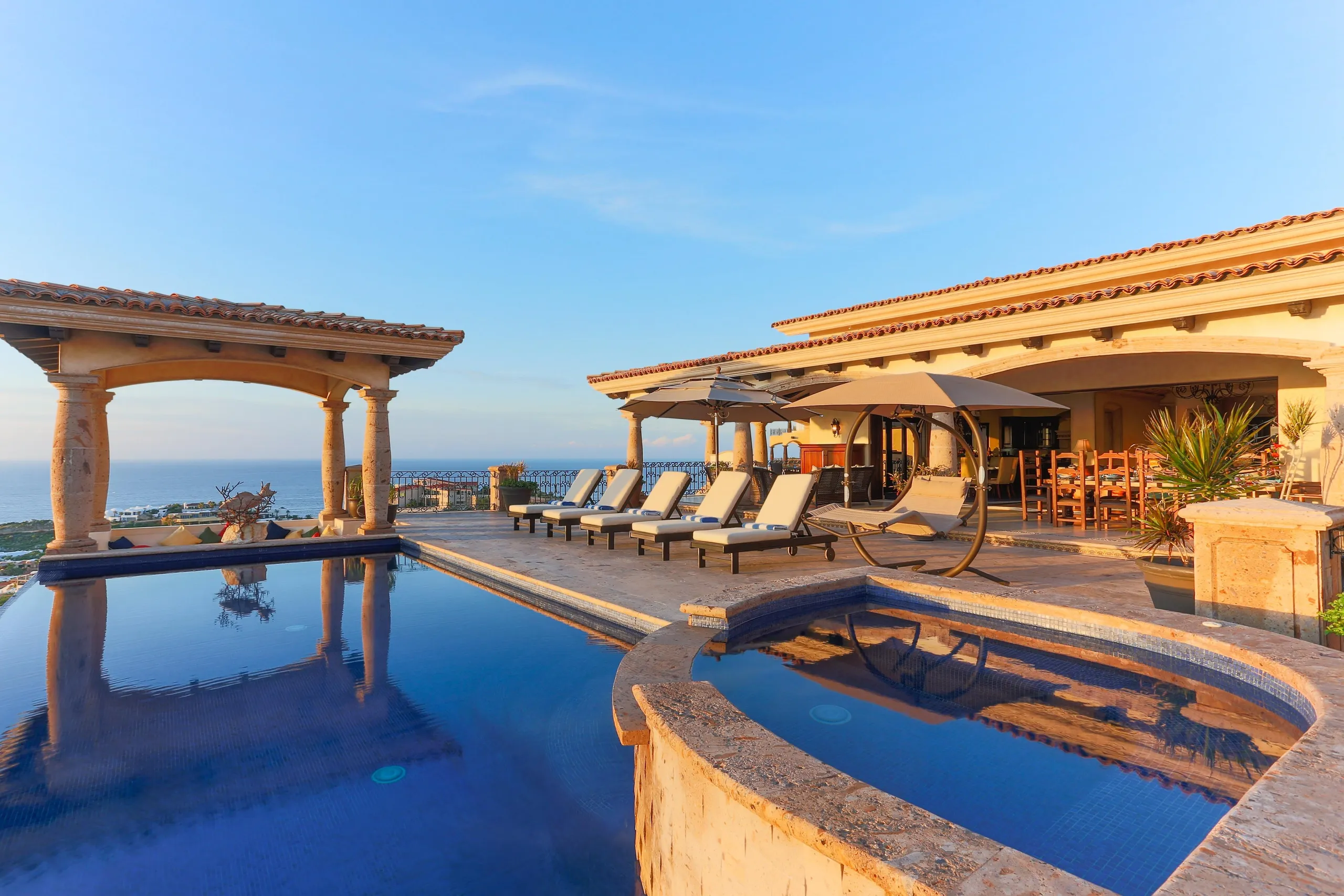Luxury Estate Overlooking Cabo’s Pedregal Hills with Spectacular Ocean Views — photograph 3
