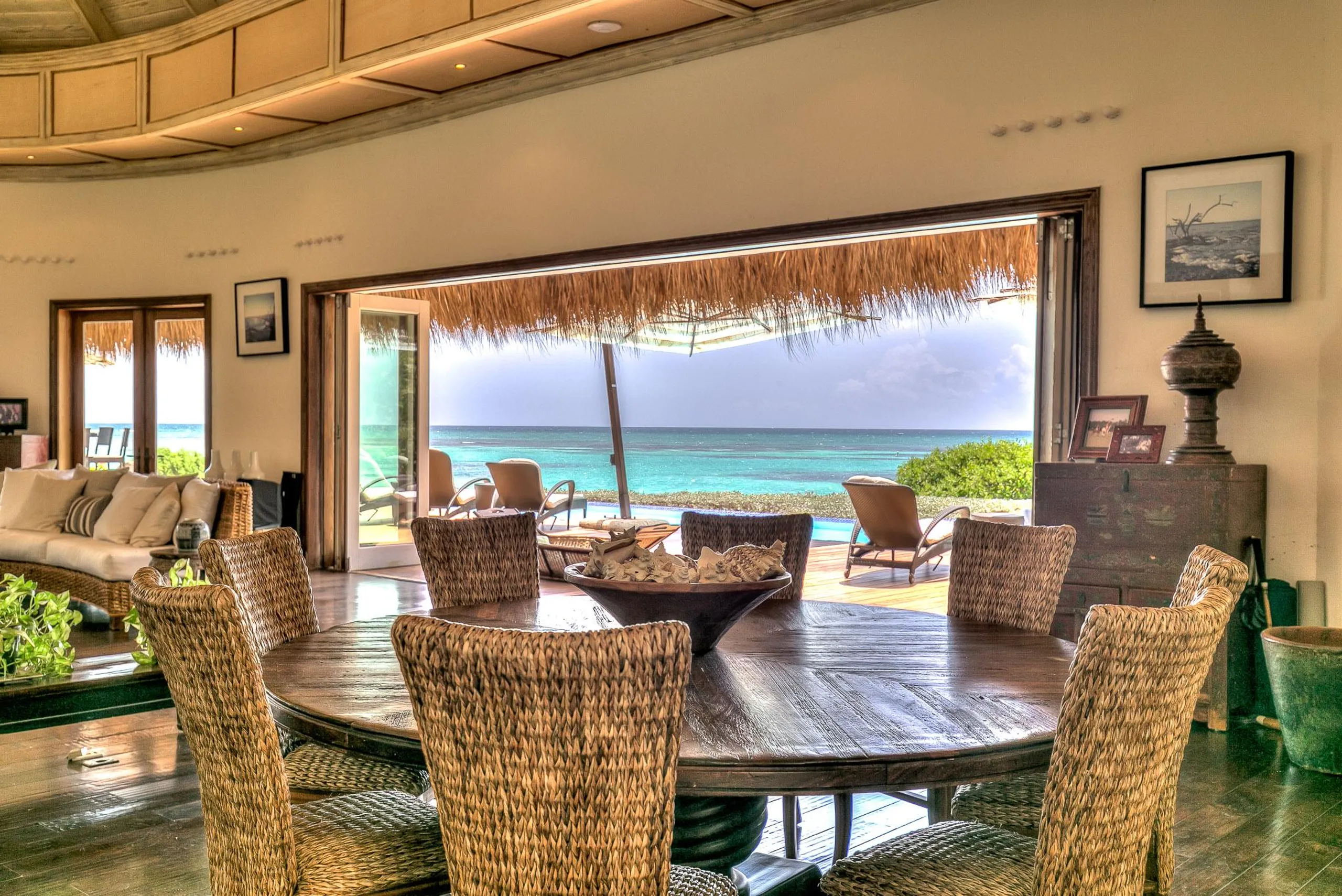 Punta Cana Waterfront Villa with Private Pool and Resort Amenities — photograph 6
