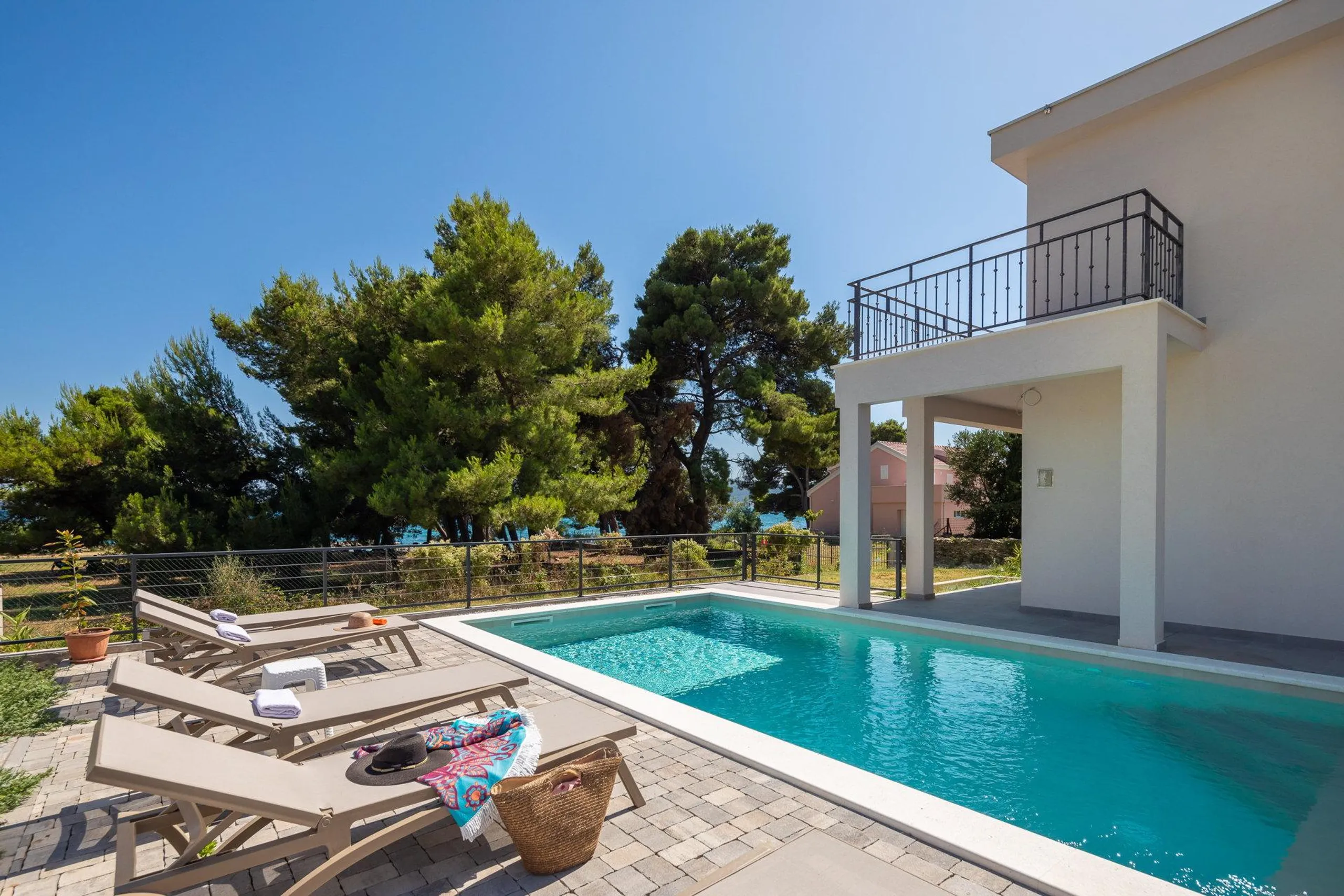 Refined Villa with Private Pool near Trogir's Historic Old Town — photograph 6