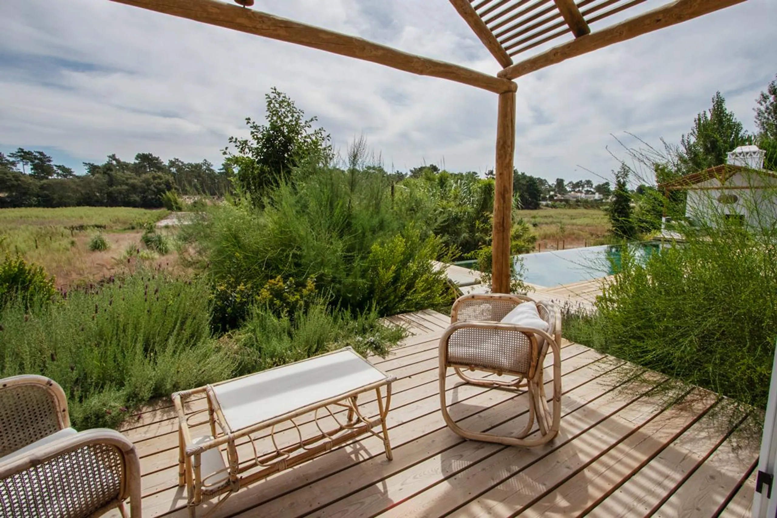 Superb 7 Bedroom Villa with Private Pool, Private Beach Access and Nature Views — photograph 12