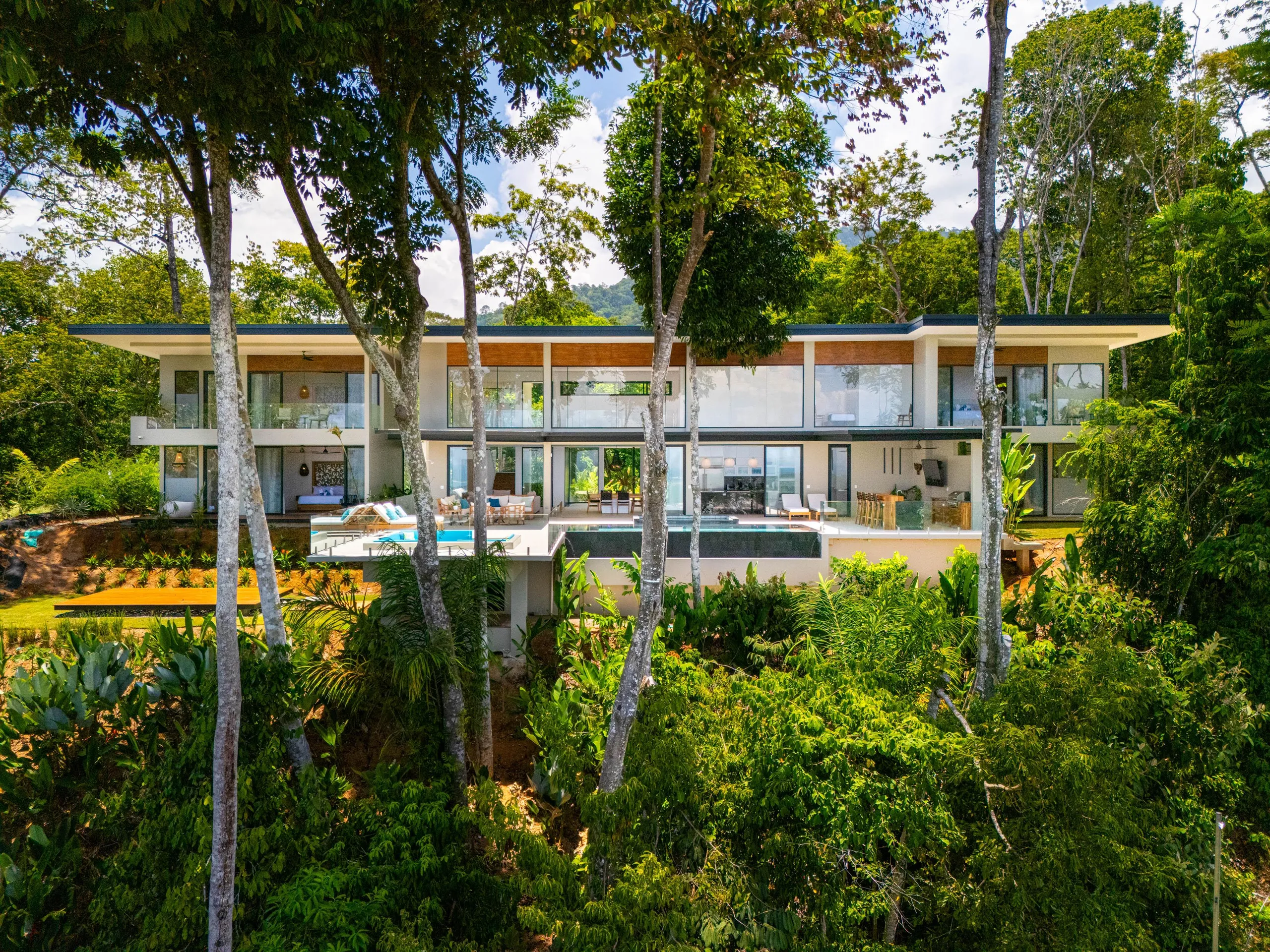 Top-Notch Villa with Infinity Pool, Jacuzzi, and Stunning Ocean Views, Bahia Ballena