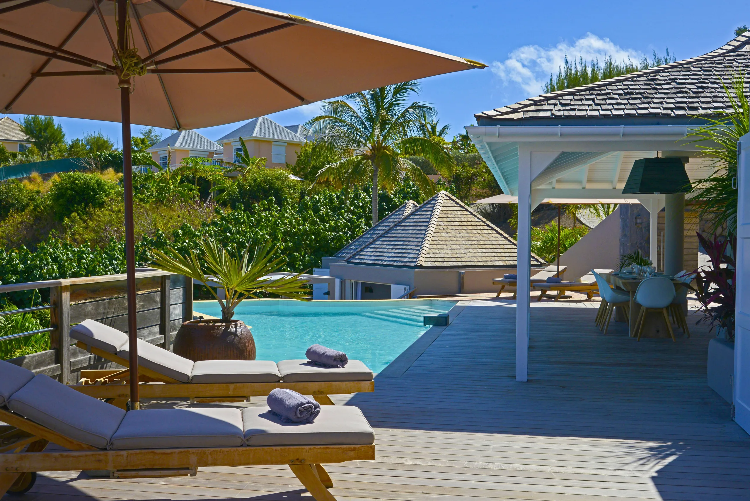 Charming Classic Luxe Villa with Private Pool and Stunning Ocean Views — photograph 10