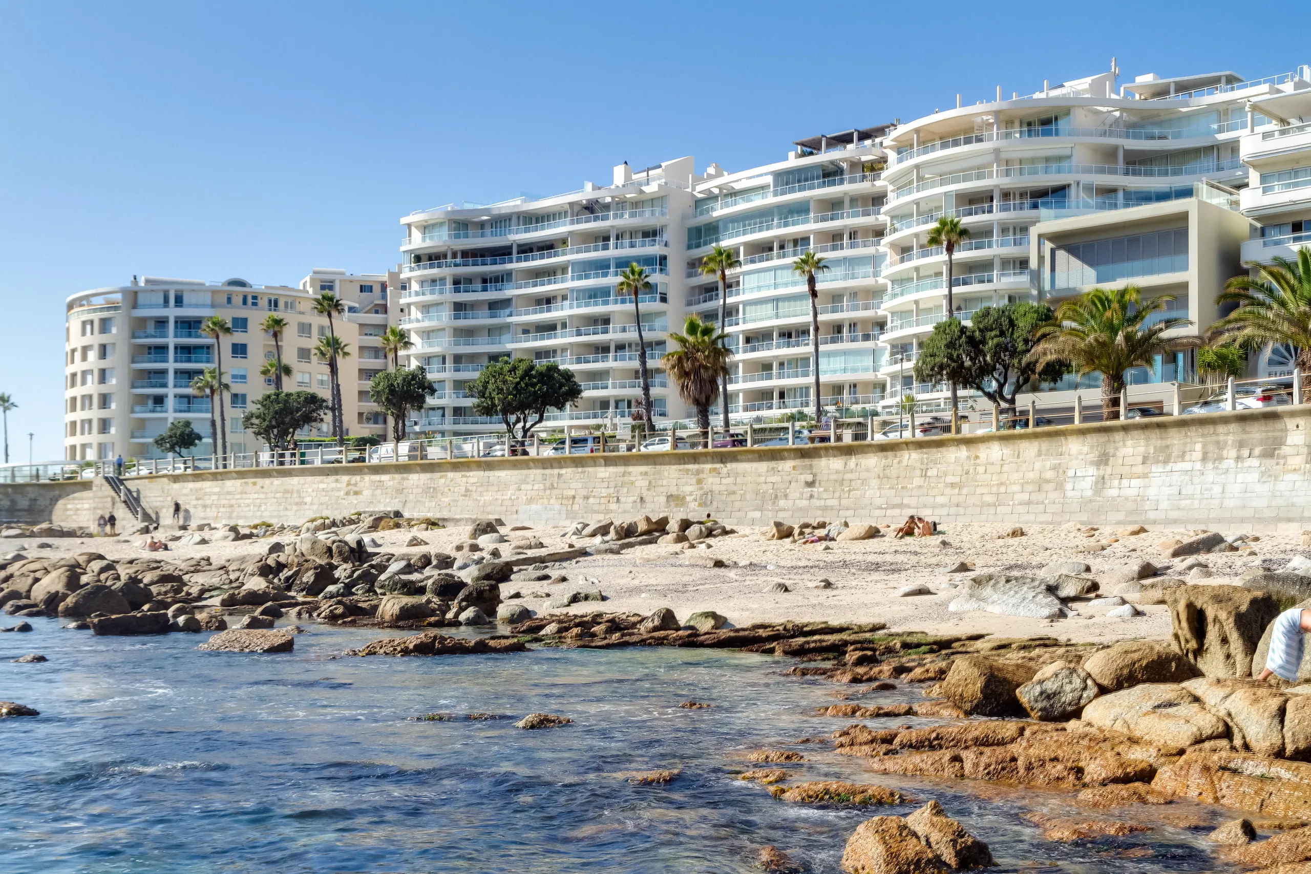Enchanting Penthouse Retreat with Stunning Ocean Views — photograph 3