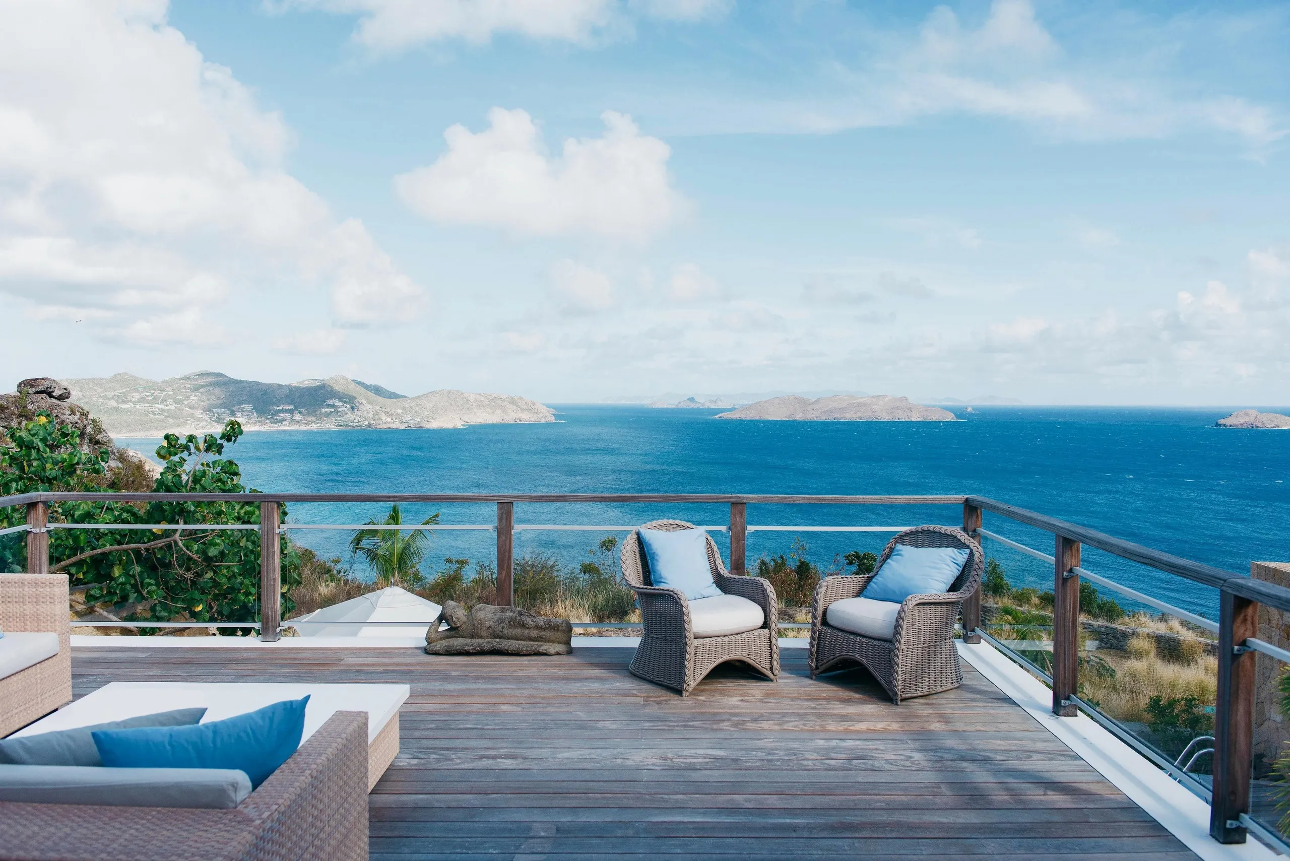 Exquisite Seaside Villa with Private Pool and Ocean Views — photograph 4