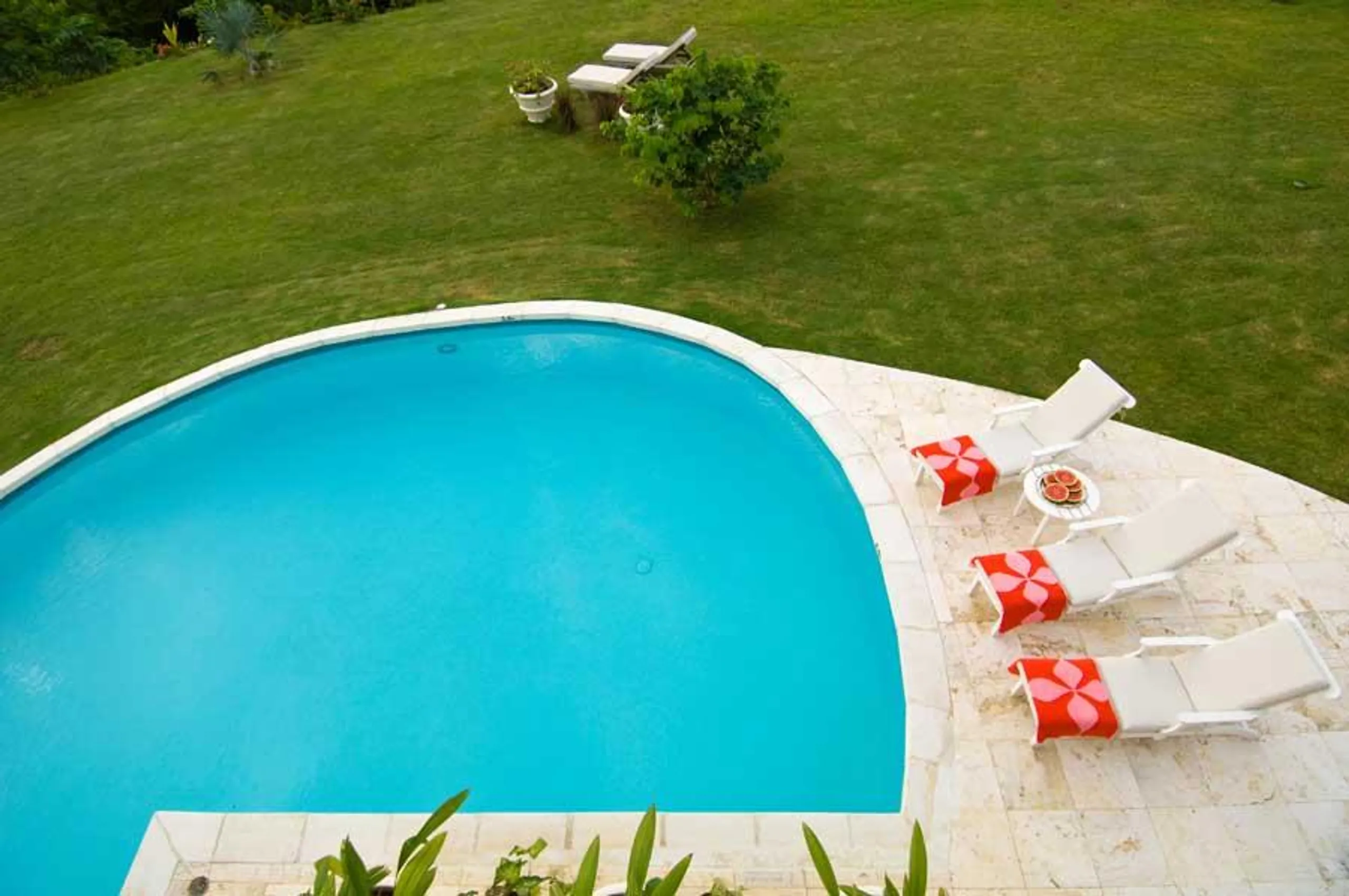 Outstanding Resort Style Estate in Sandy Bay with Olympic Pool and Ocean Views — photograph 6