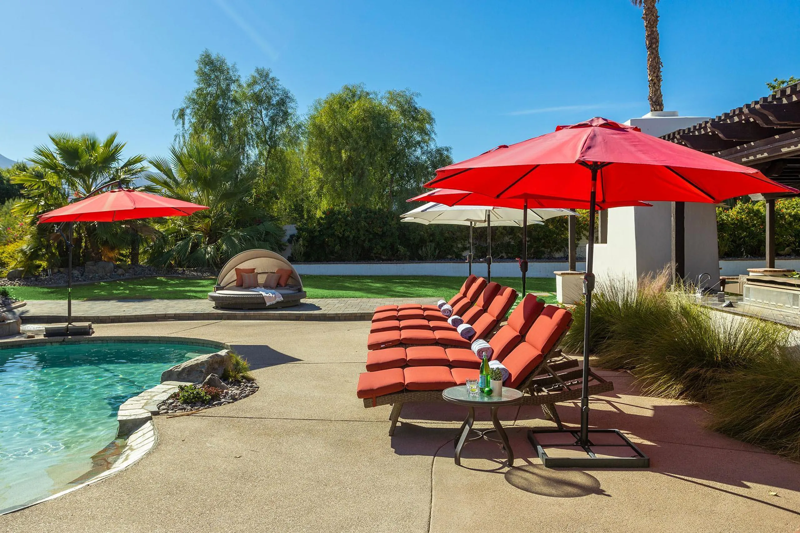 Private Paradise Villa with Resort Style Pool and BBQ Pavilion — photograph 5